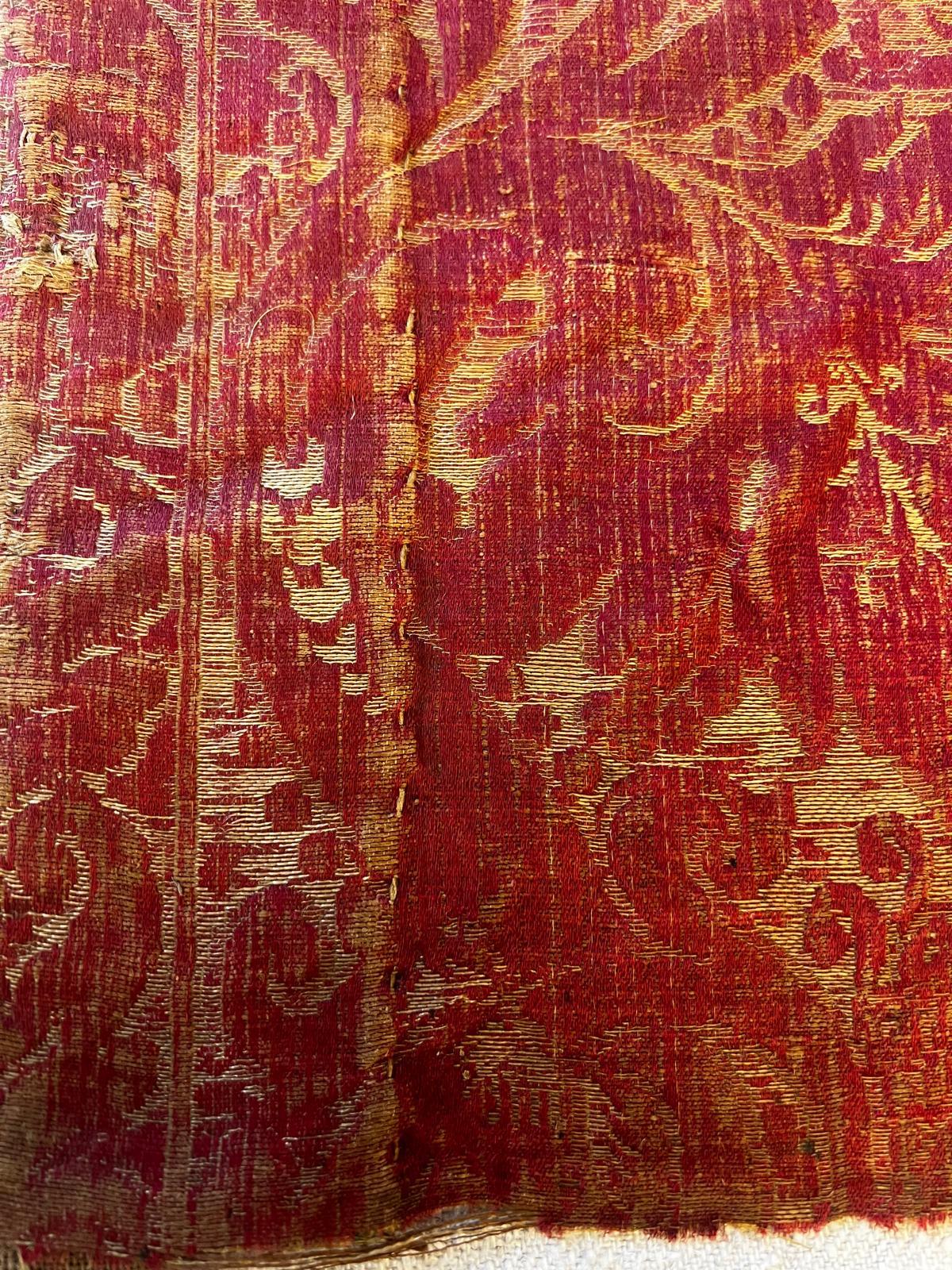 Italiano Antico broccato di seta rinascimentale italiano Frammenti di Firenze Mid Century Antiques in vendita
