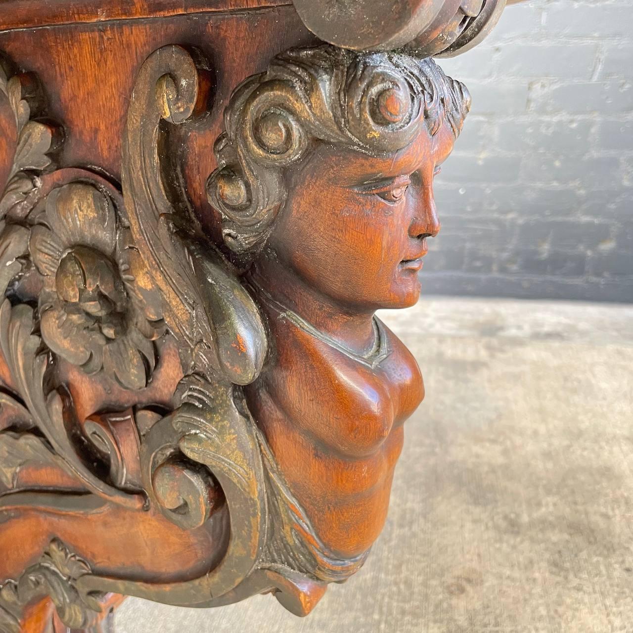 Ancienne table de salle à manger italienne de style Renaissance en noyer sculpté en vente 7