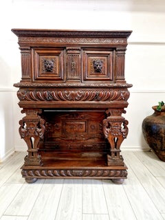 Antike italienische Renaissance-Stil Credenza Schrank