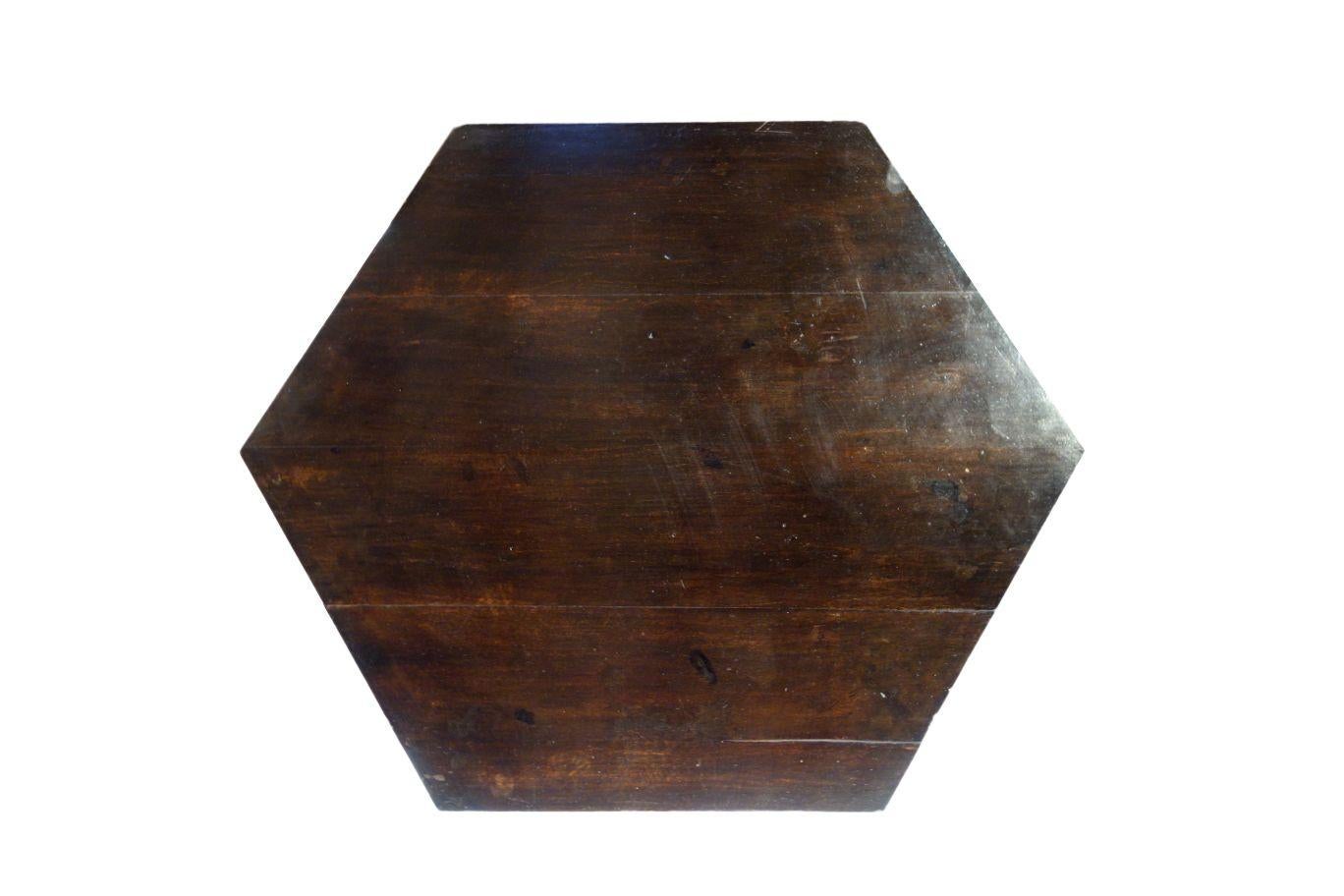 19th Century Italian Renaissance Style Griffon Carved Walnut Hexagonal Table  For Sale 14