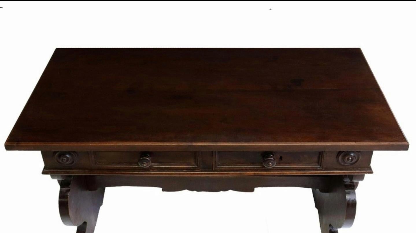 Neorinascimentale Antico tavolo da biblioteca a cavalletto con urna del Rinascimento Italiano in vendita