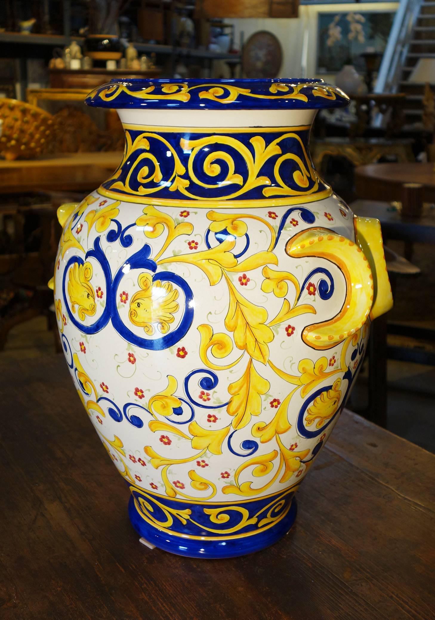 Antique Italian Reproduction Deruta Hand Painted Majolica Orci Vase For Sale 1