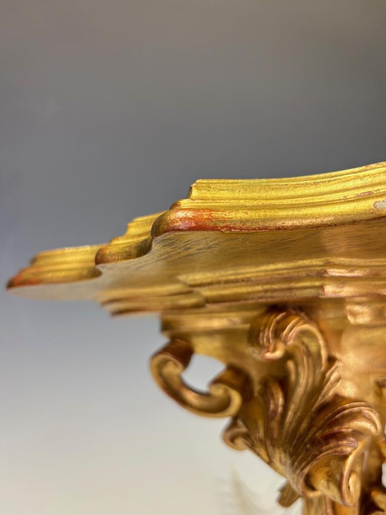 Antica mensola da parete in legno dorato in stile Rococò Revival italiano in vendita 4