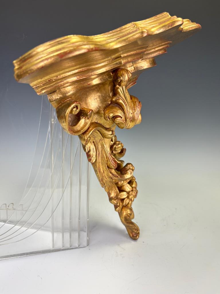 Antica mensola da parete in legno dorato in stile Rococò Revival italiano in vendita 6