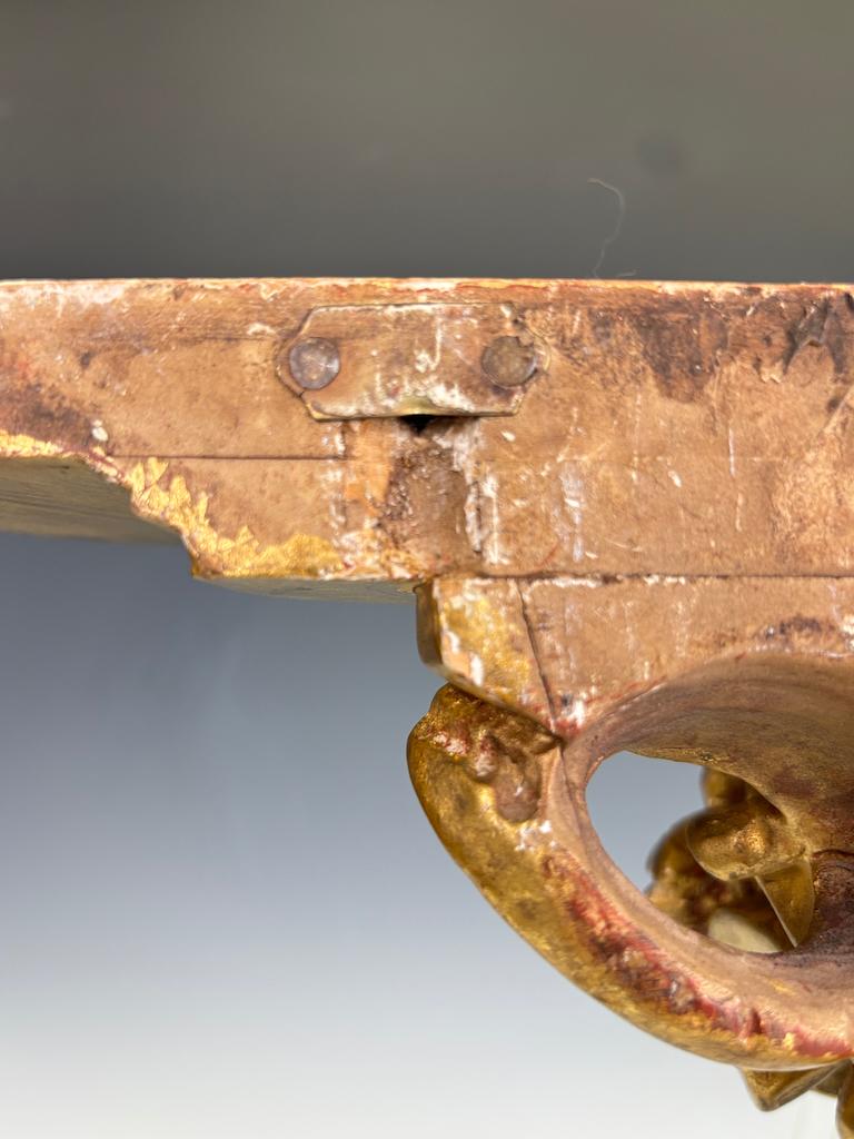 Antica mensola da parete in legno dorato in stile Rococò Revival italiano in vendita 8