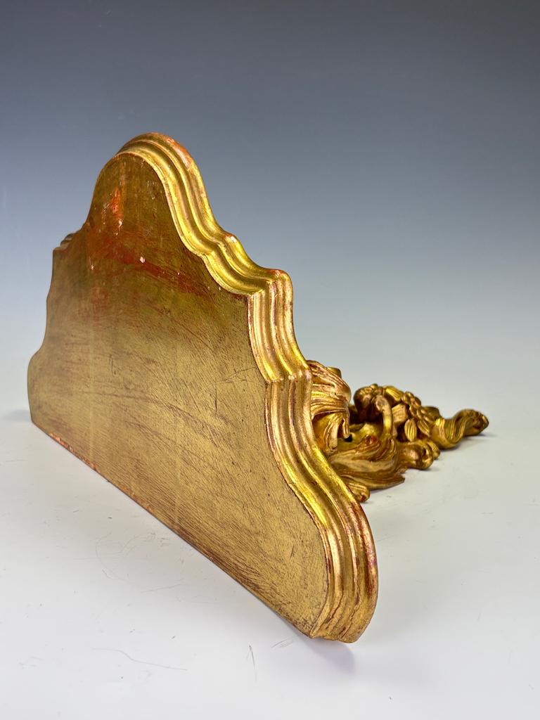 Antica mensola da parete in legno dorato in stile Rococò Revival italiano in vendita 13