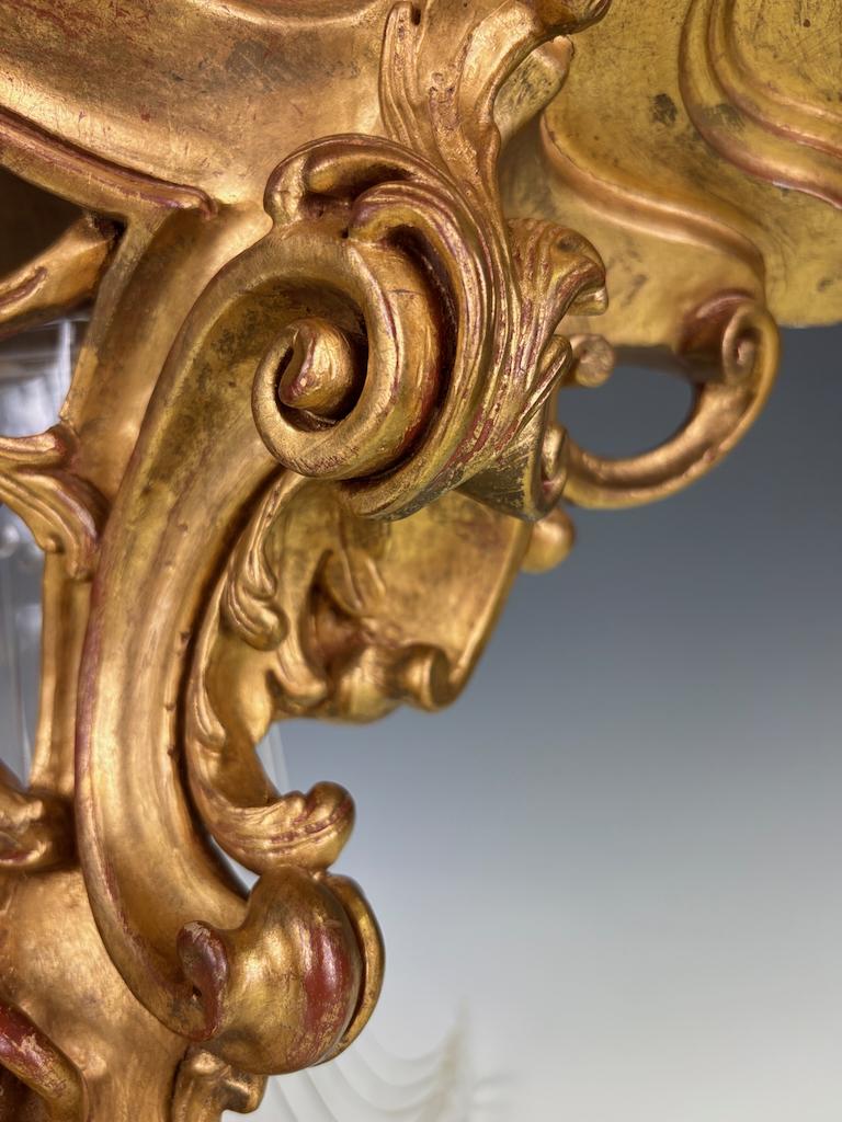 Antica mensola da parete in legno dorato in stile Rococò Revival italiano in vendita 1