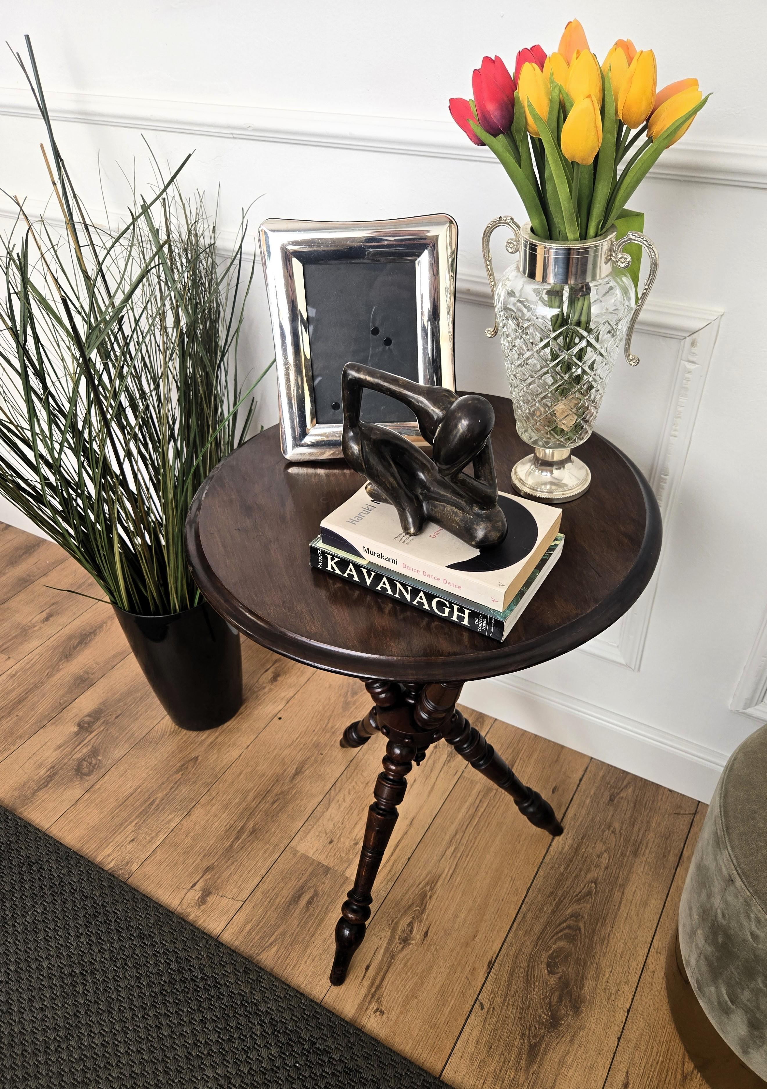 20th Century Antique Italian Round Walnut Tripod Side Table with Carved Bun Stretcher For Sale