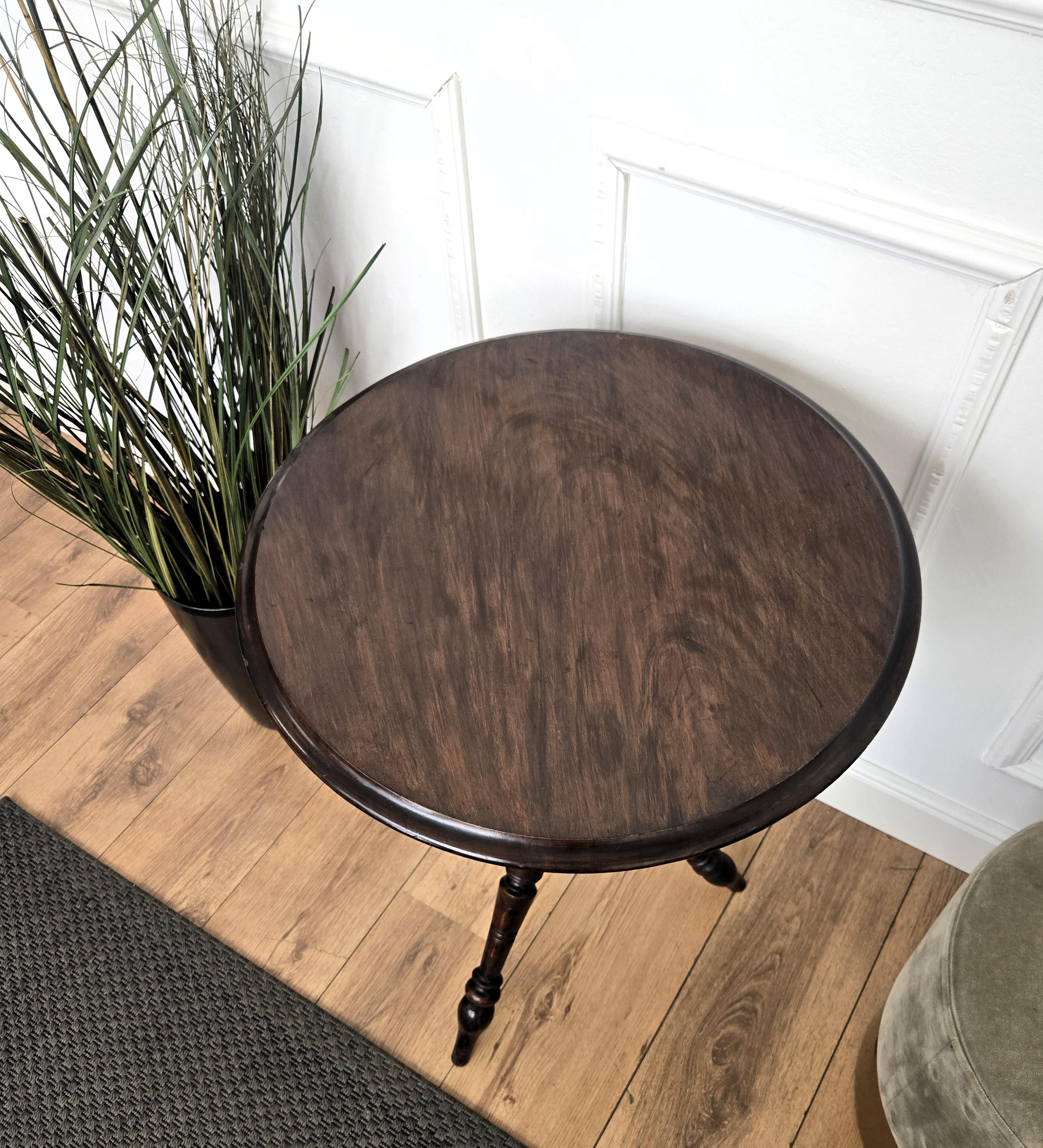 Wood Antique Italian Round Walnut Tripod Side Table with Carved Bun Stretcher For Sale