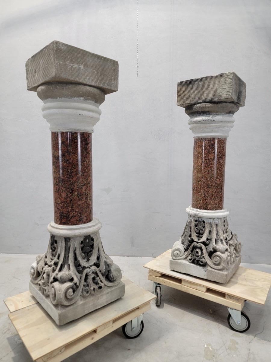 Antiguos pedestales italianos de mármol y piedra esculpida del altar de una iglesia romana - Pareja 

Estas exquisitas columnas de mármol rojo intenso se importaron de Italia y se recuperaron de una antigua iglesia católica. Utilízalos como soportes