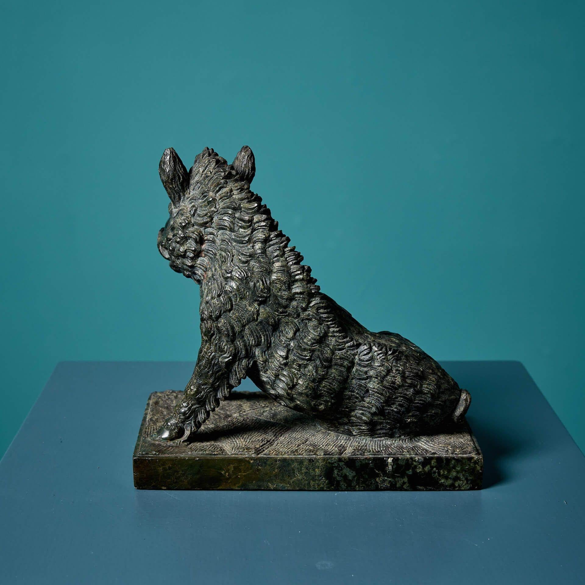 Escultura Serpentina Italiana Antigua según el Jabalí de los Uffizi en Bastante bueno estado para la venta en Wormelow, Herefordshire