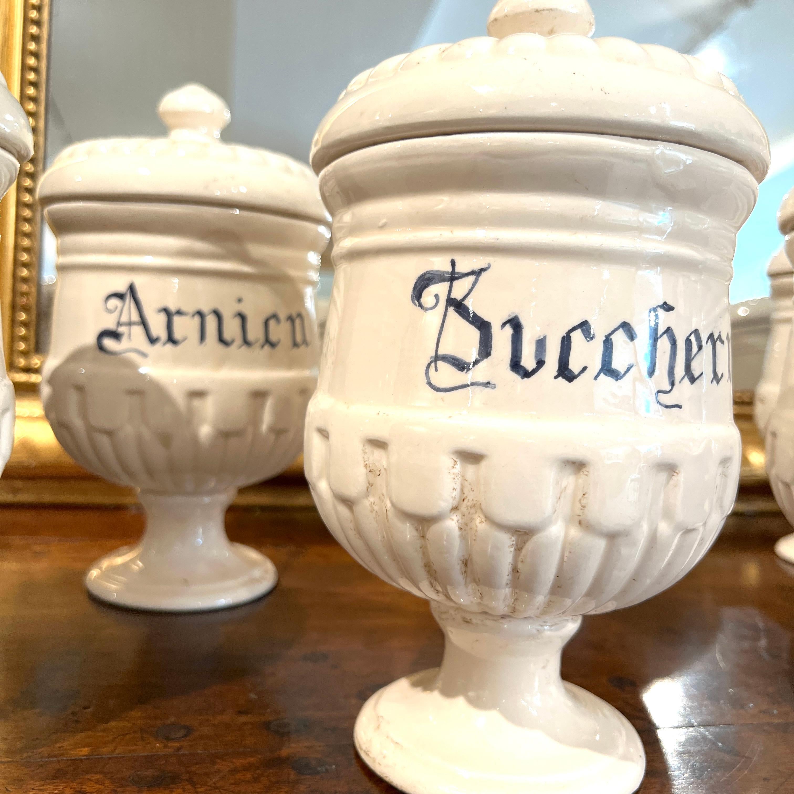 Antiker italienischer Satz von 10 Gläsern mit Deckeln im Angebot 4