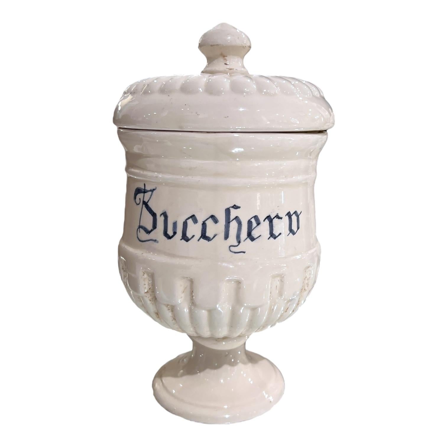 Ensemble italien ancien de 10 jarres avec couvercles en vente 3