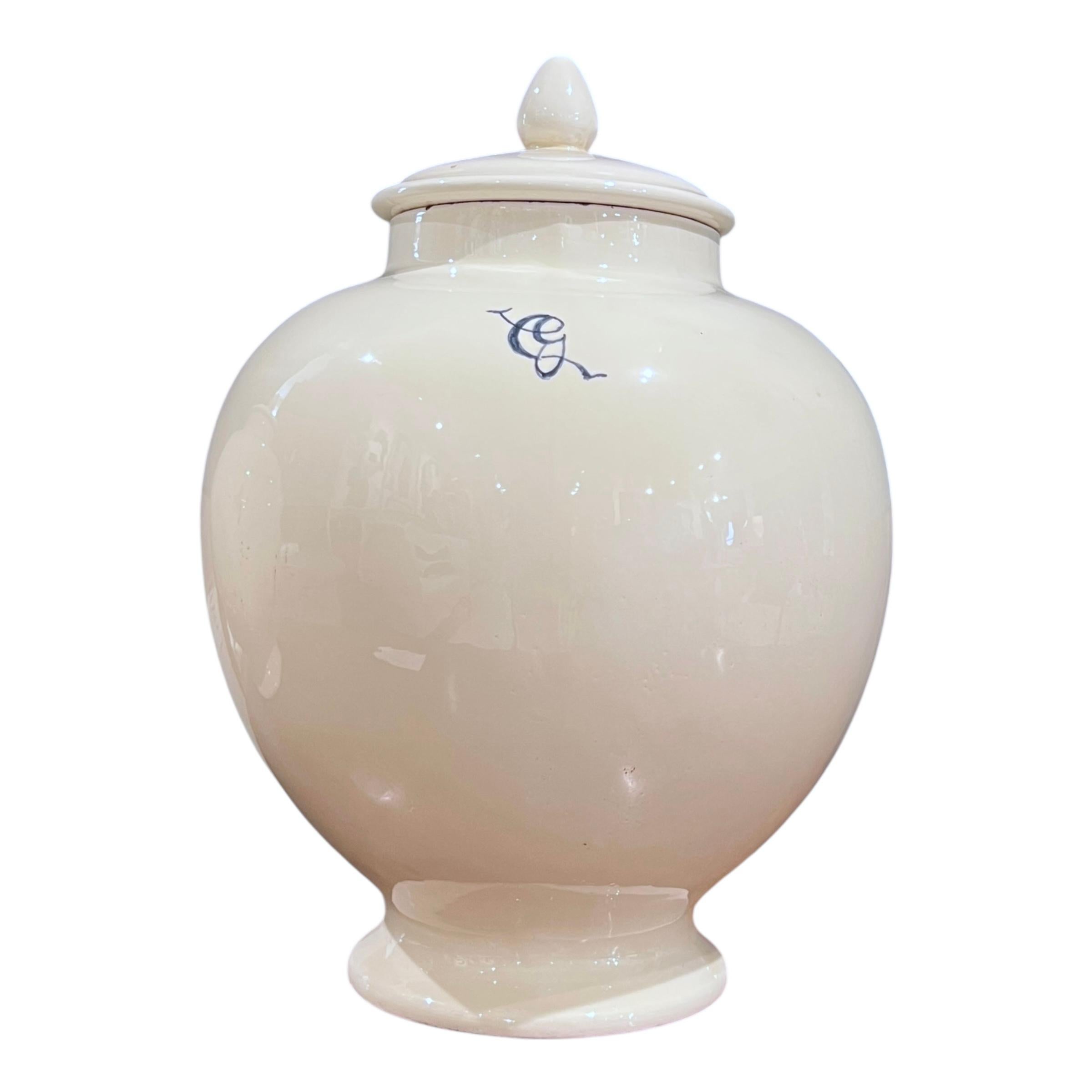 Ensemble italien ancien de 4 jarres avec couvercles État moyen - En vente à New Orleans, LA