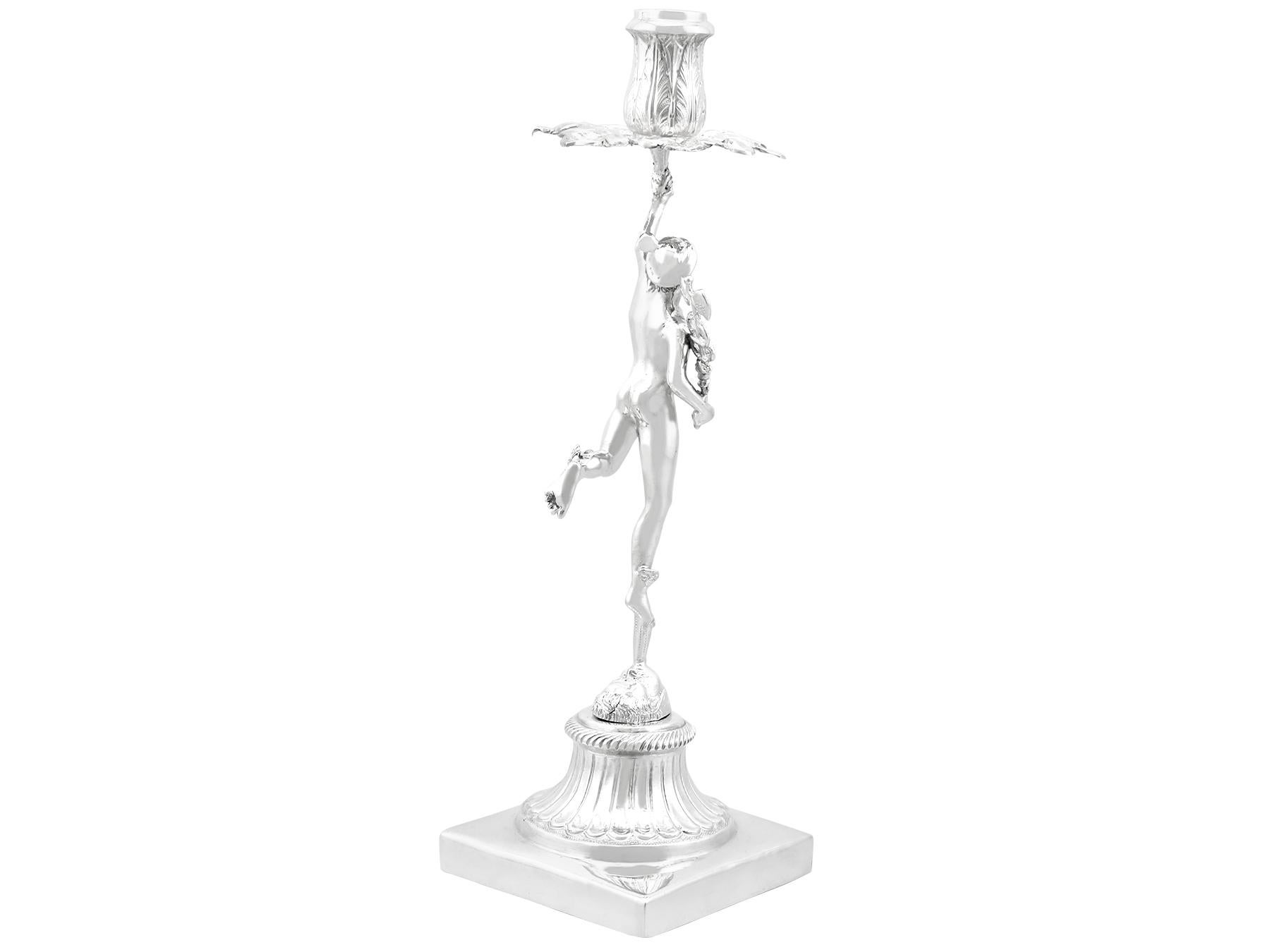 Metà XVIII secolo Antichi candelabri italiani in argento, circa 1750 in vendita