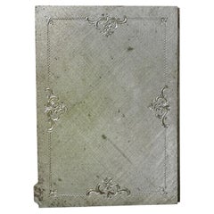Cadre photo pliant ancien en argent italien, avec décor floral en repoussé, début du XXe siècle