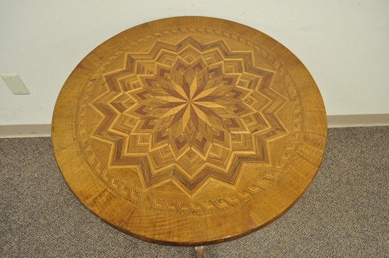 Antique Italian Sorrentino Parquetry Inlaid Round Pedestal Centre Table In Good Condition For Sale In Philadelphia, PA