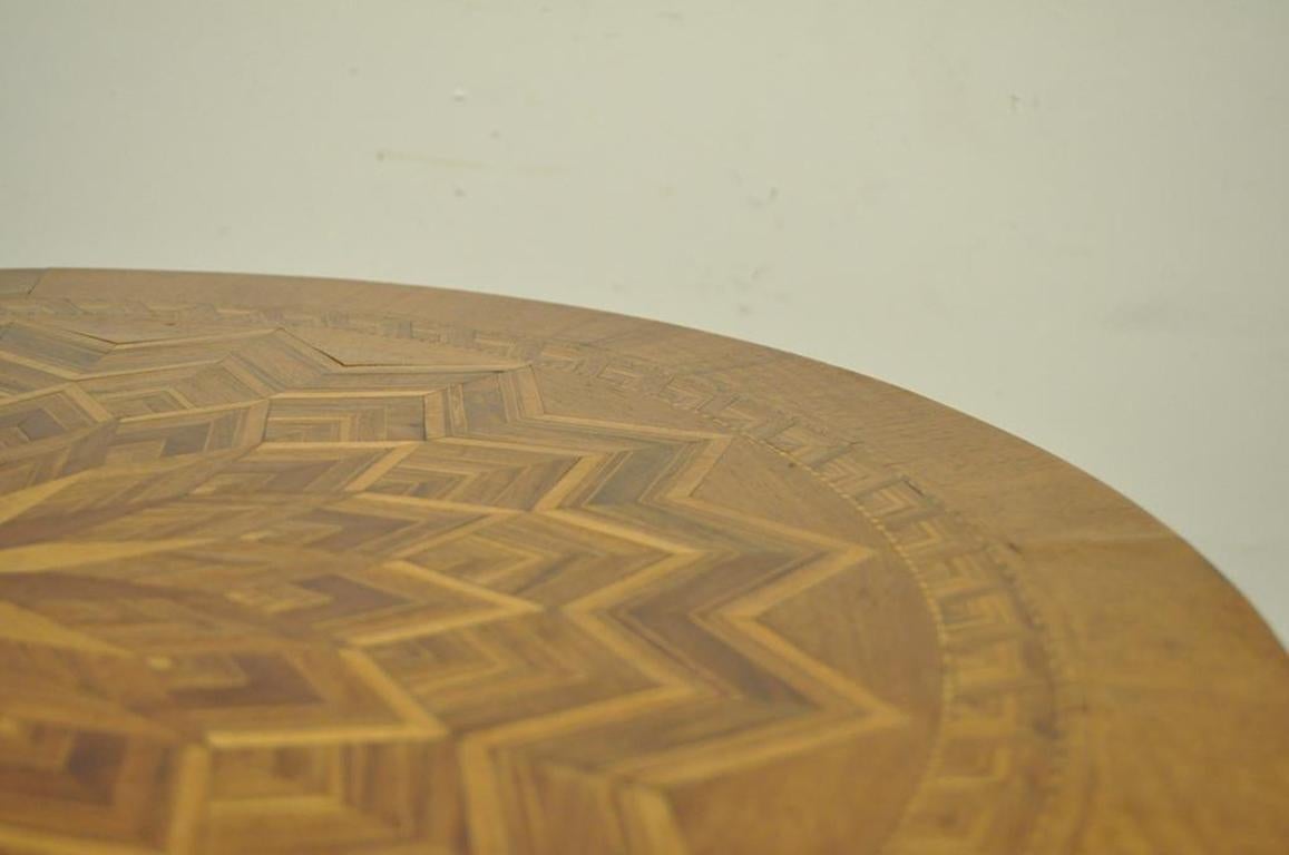 Antique Italian Sorrentino Parquetry Inlaid Round Pedestal Centre Table In Good Condition In Philadelphia, PA