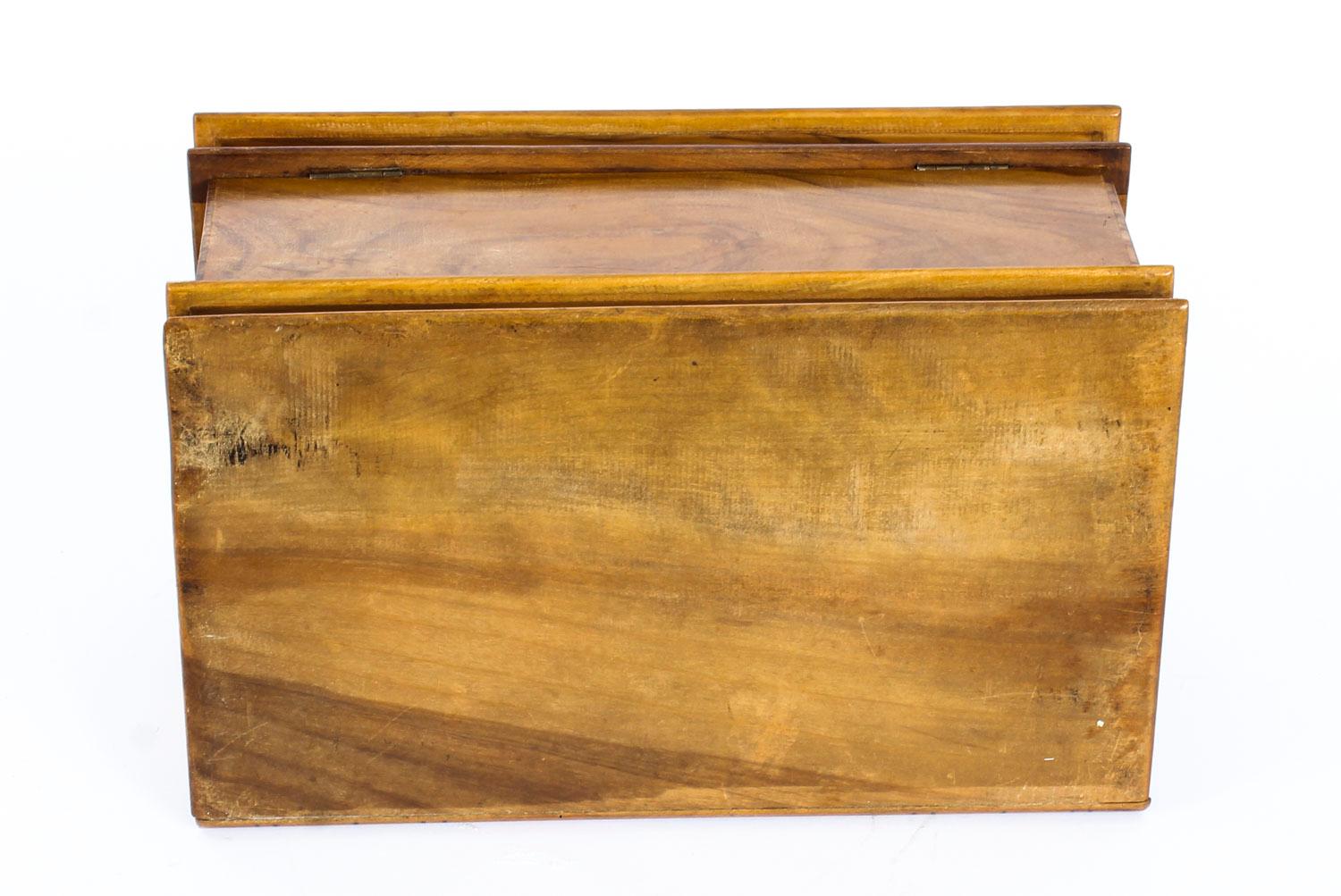 Antique Italian Sorrento Ware Olive Wood Casket, 1920s For Sale 4