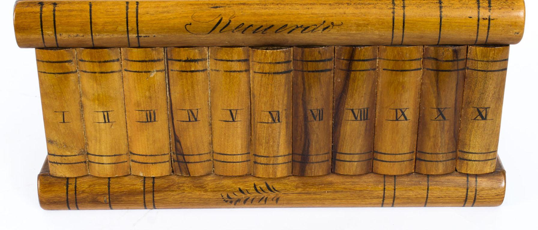 Antique Italian Sorrento Ware Olive Wood Casket, 1920s In Good Condition In London, GB