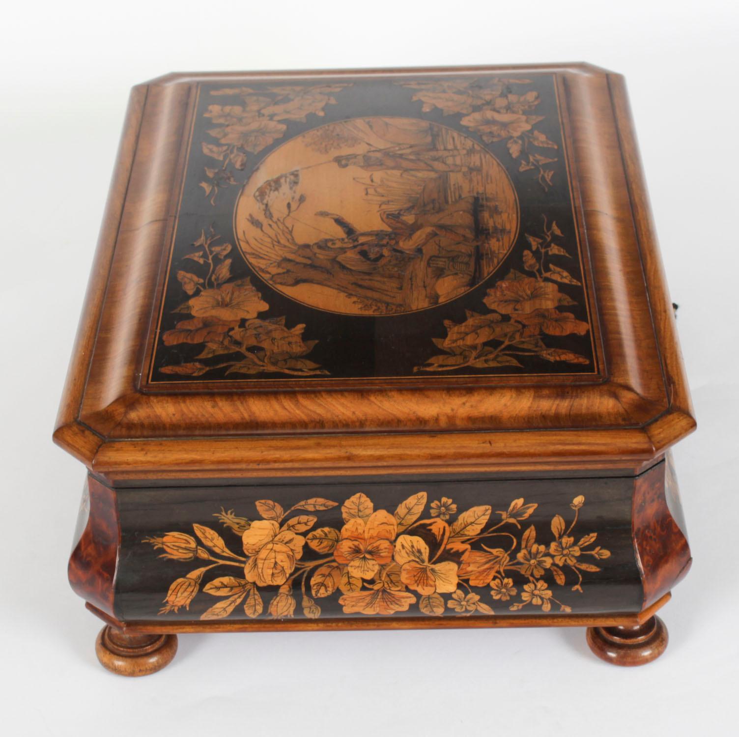 Coffret italien ancien en bois d'olivier de Sorrento du 19ème siècle en vente 6