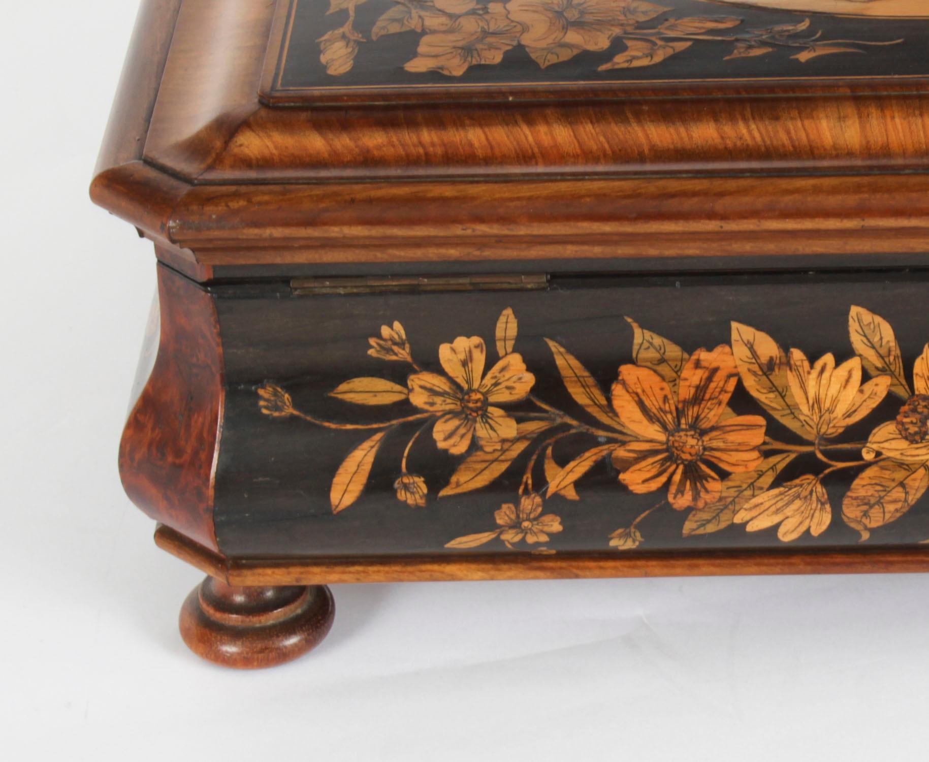 Coffret italien ancien en bois d'olivier de Sorrento du 19ème siècle en vente 9