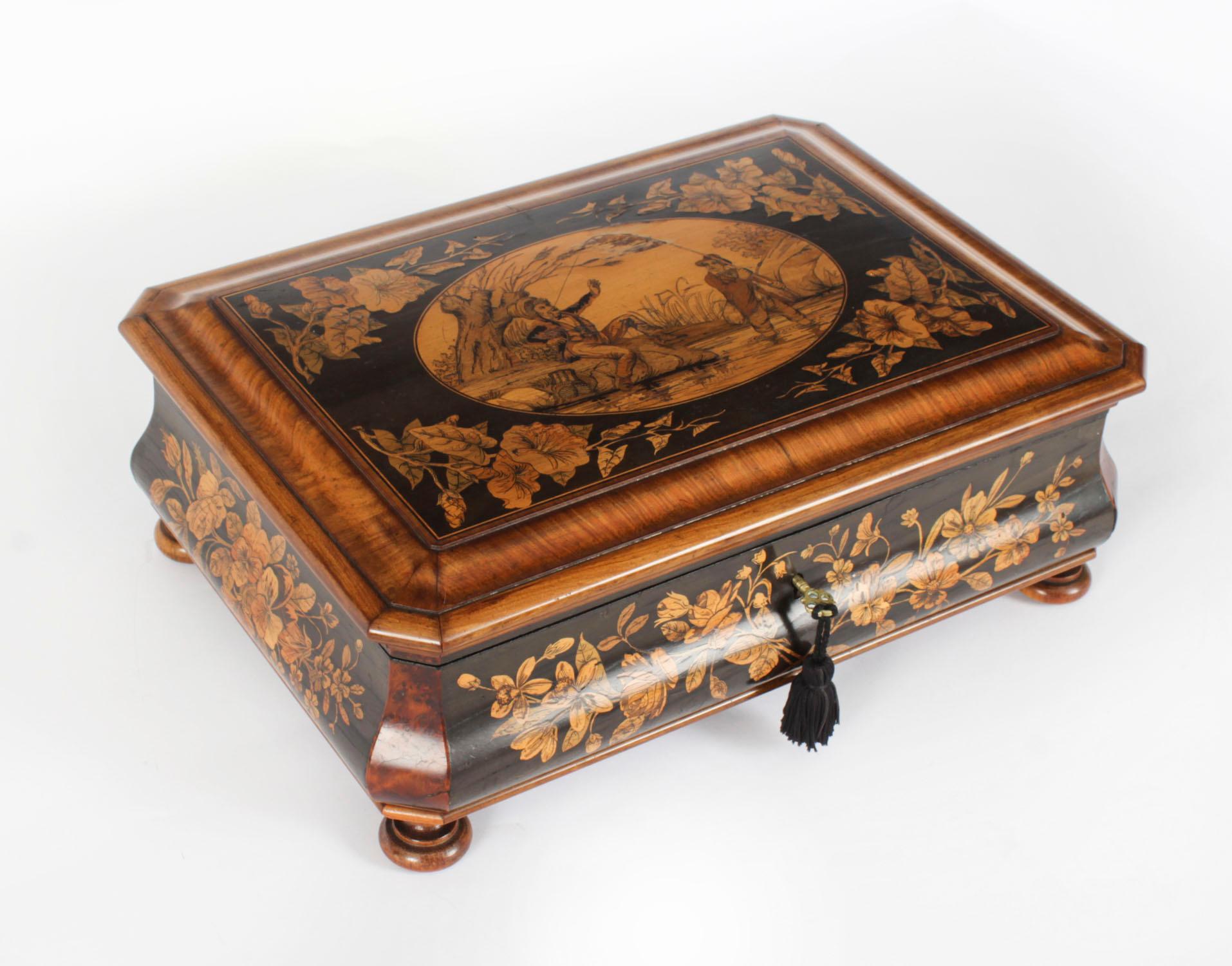 Coffret italien ancien en bois d'olivier de Sorrento du 19ème siècle en vente 13