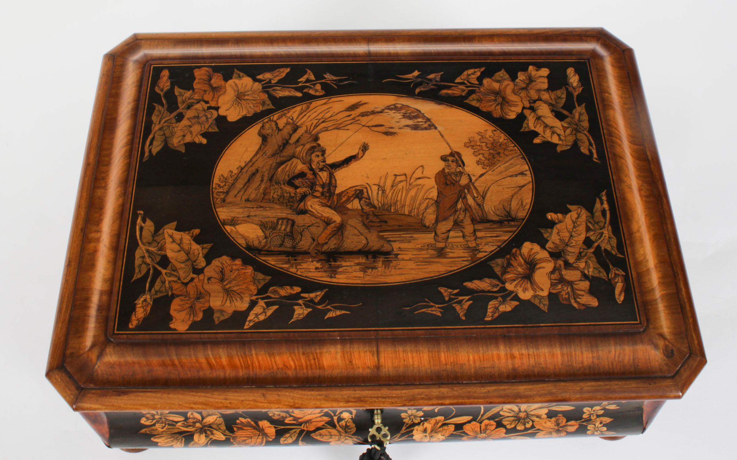 Milieu du XIXe siècle Coffret italien ancien en bois d'olivier de Sorrento du 19ème siècle en vente