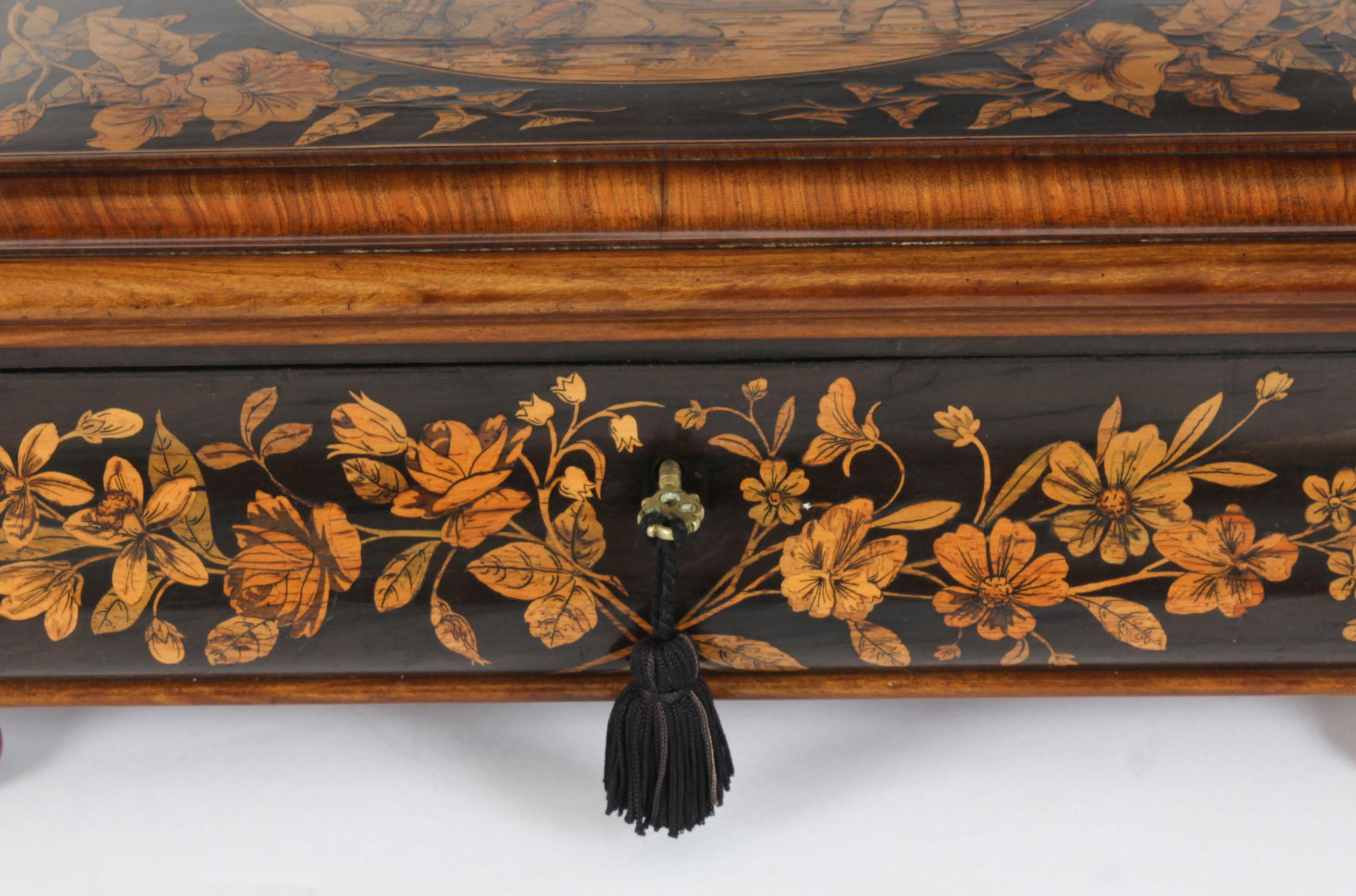 Coffret italien ancien en bois d'olivier de Sorrento du 19ème siècle en vente 3