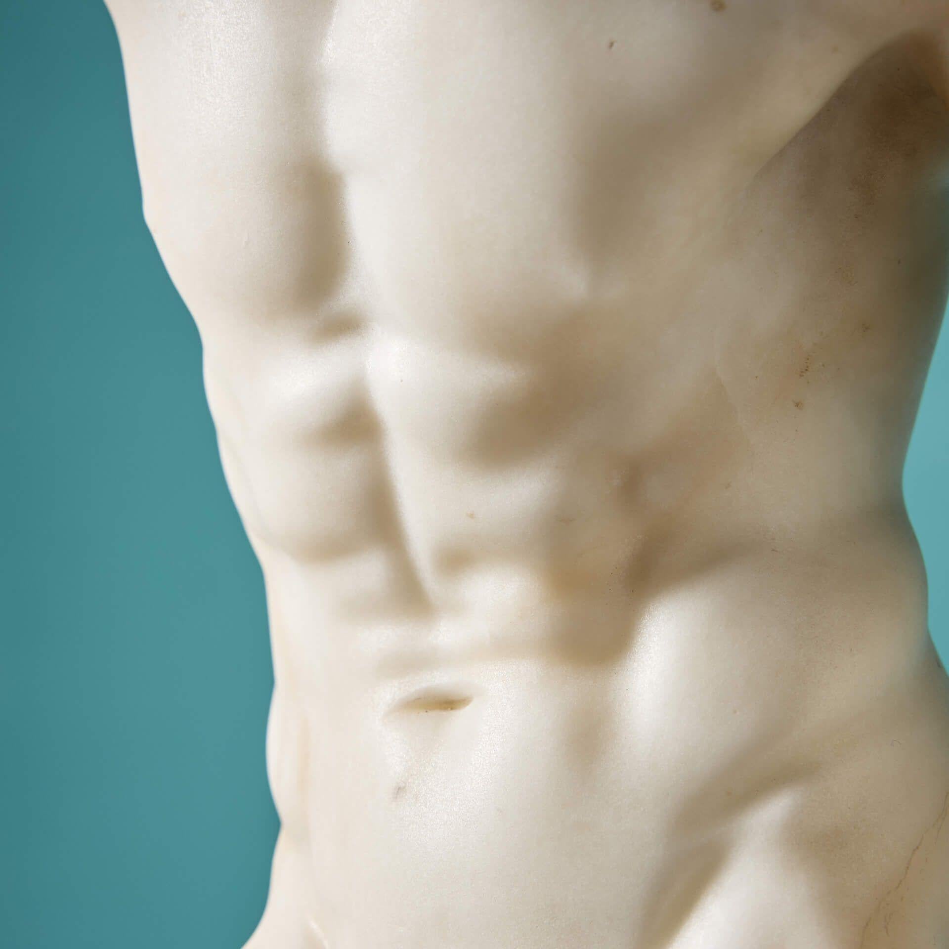 Antigua Escultura Estatuaria Italiana de Mármol de Fauno Bailarín Italiano en venta