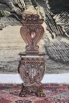 Antique Italian style escabelle