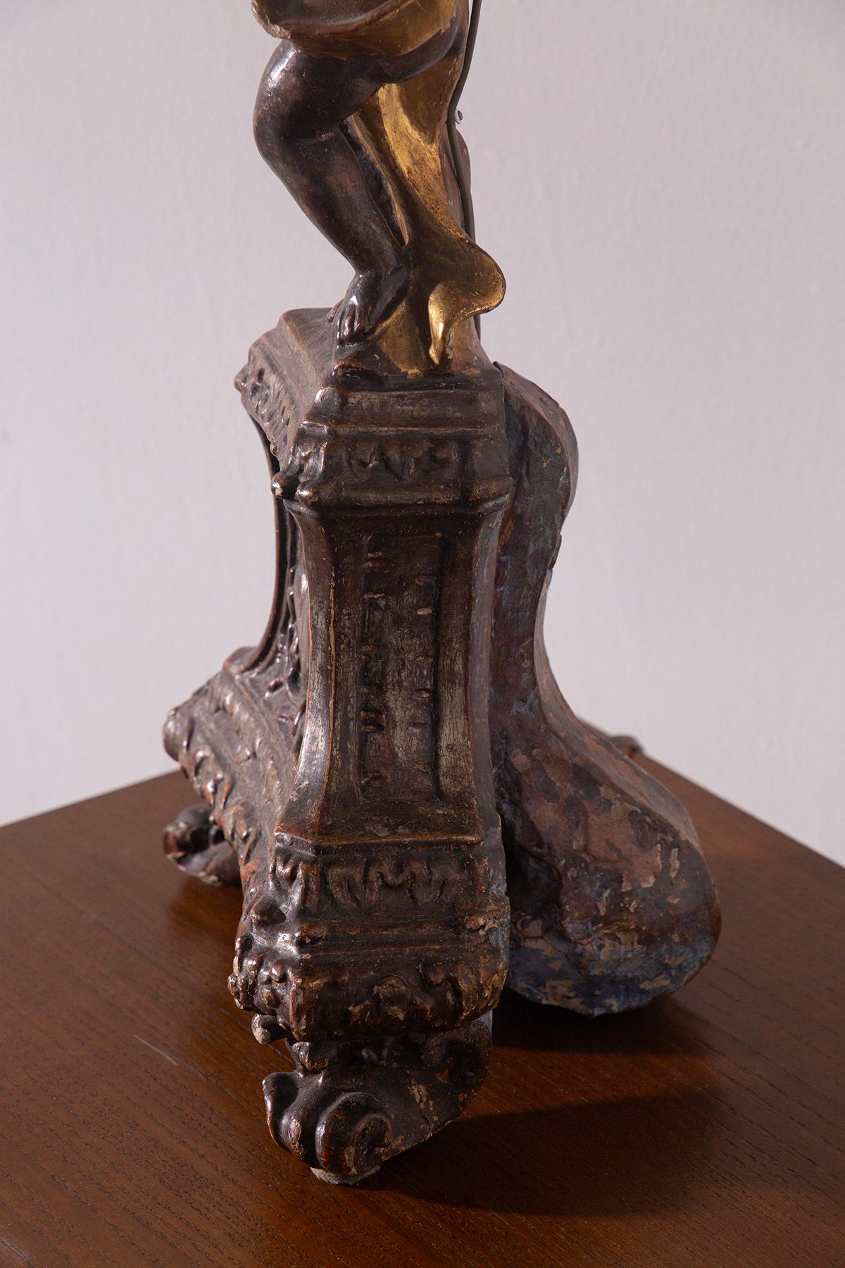 Ancienne lampe de table italienne 1700 en bois doré en vente 6