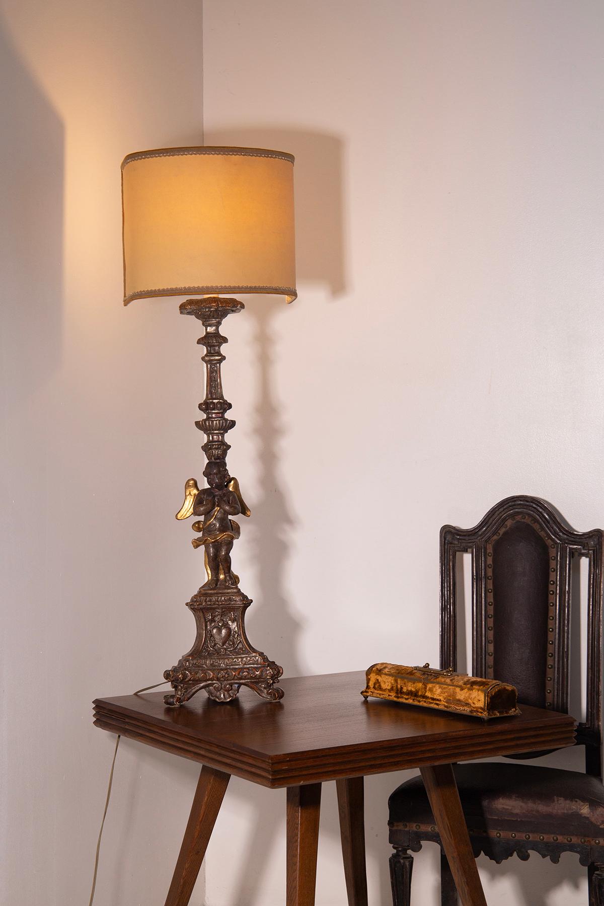 Doré Ancienne lampe de table italienne 1700 en bois doré en vente