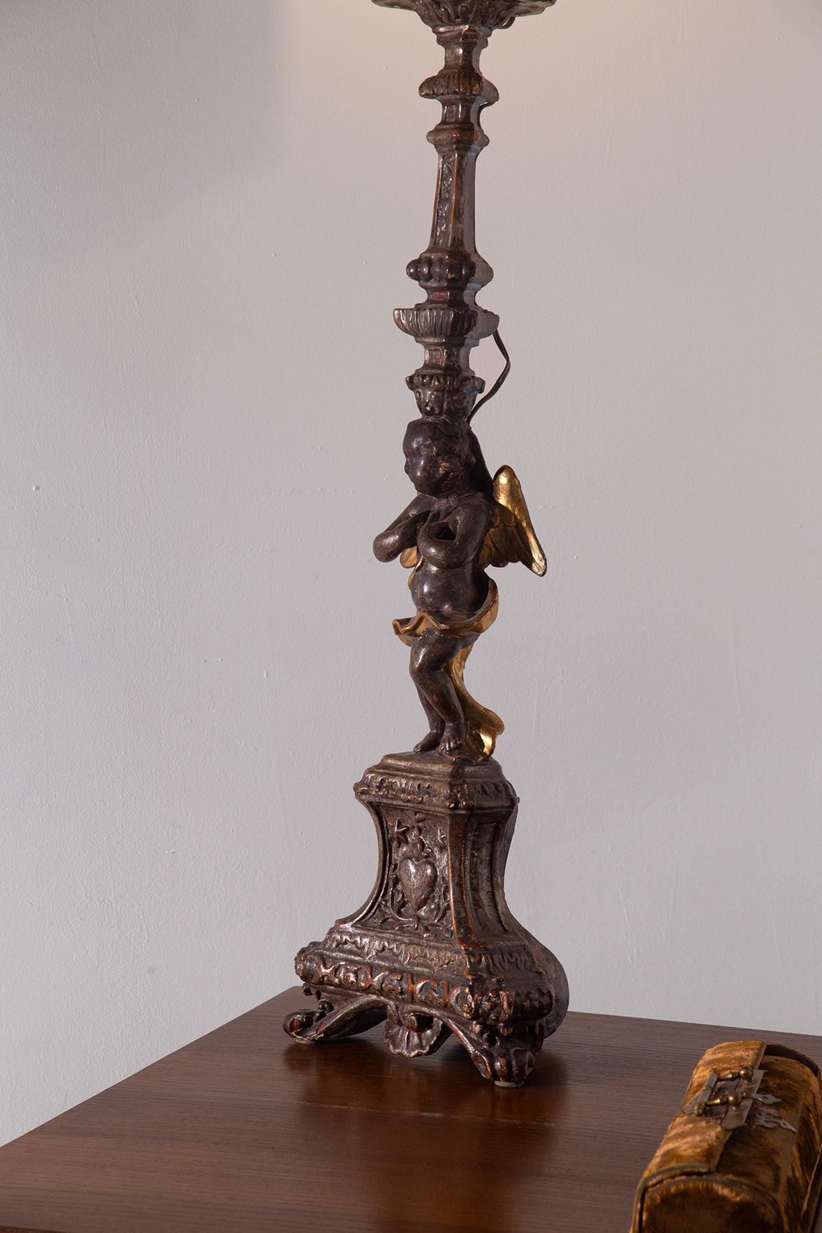 Ancienne lampe de table italienne 1700 en bois doré Bon état - En vente à Milano, IT