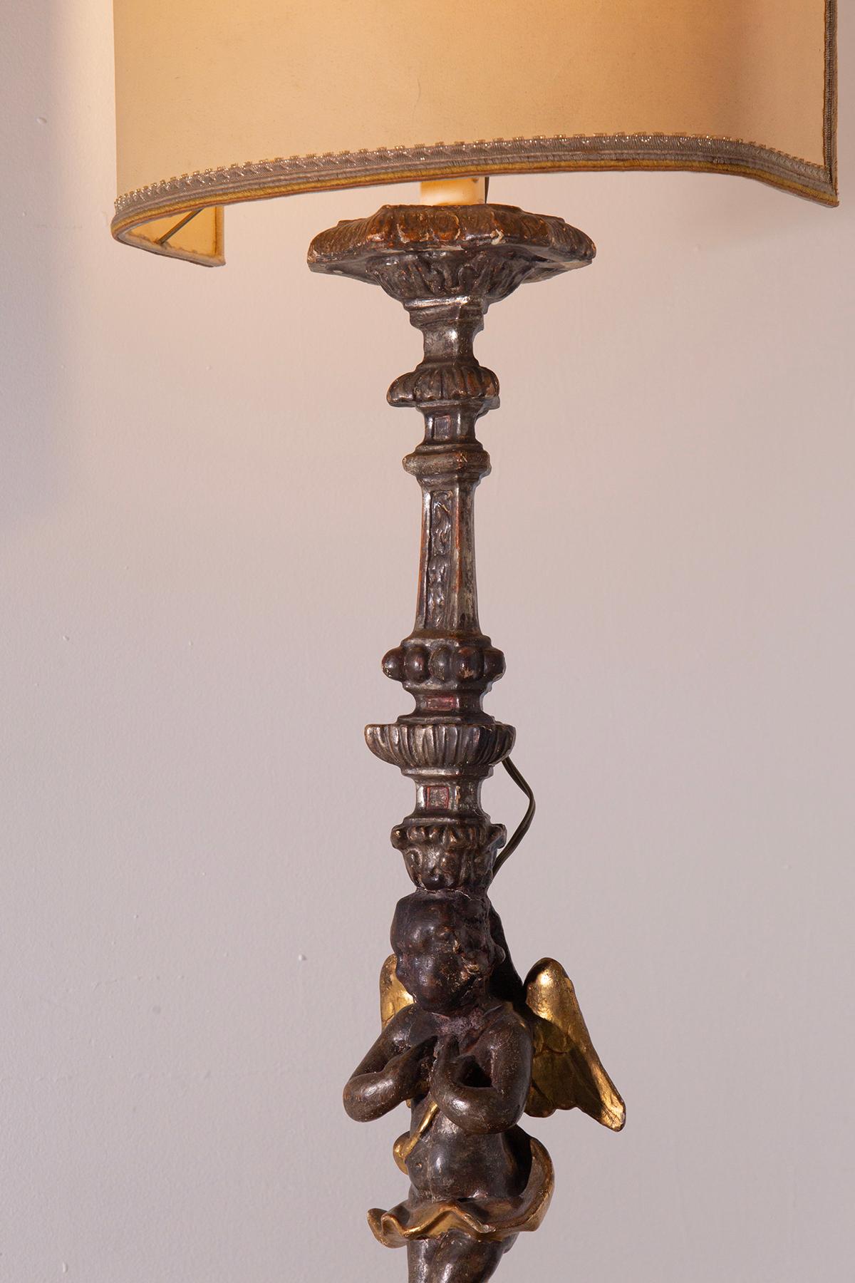 Mid-18th Century Ancienne lampe de table italienne 1700 en bois doré en vente
