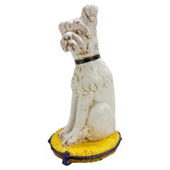 Antica scultura italiana in terracotta di un cane griffone di Bruxelles seduto o terrier