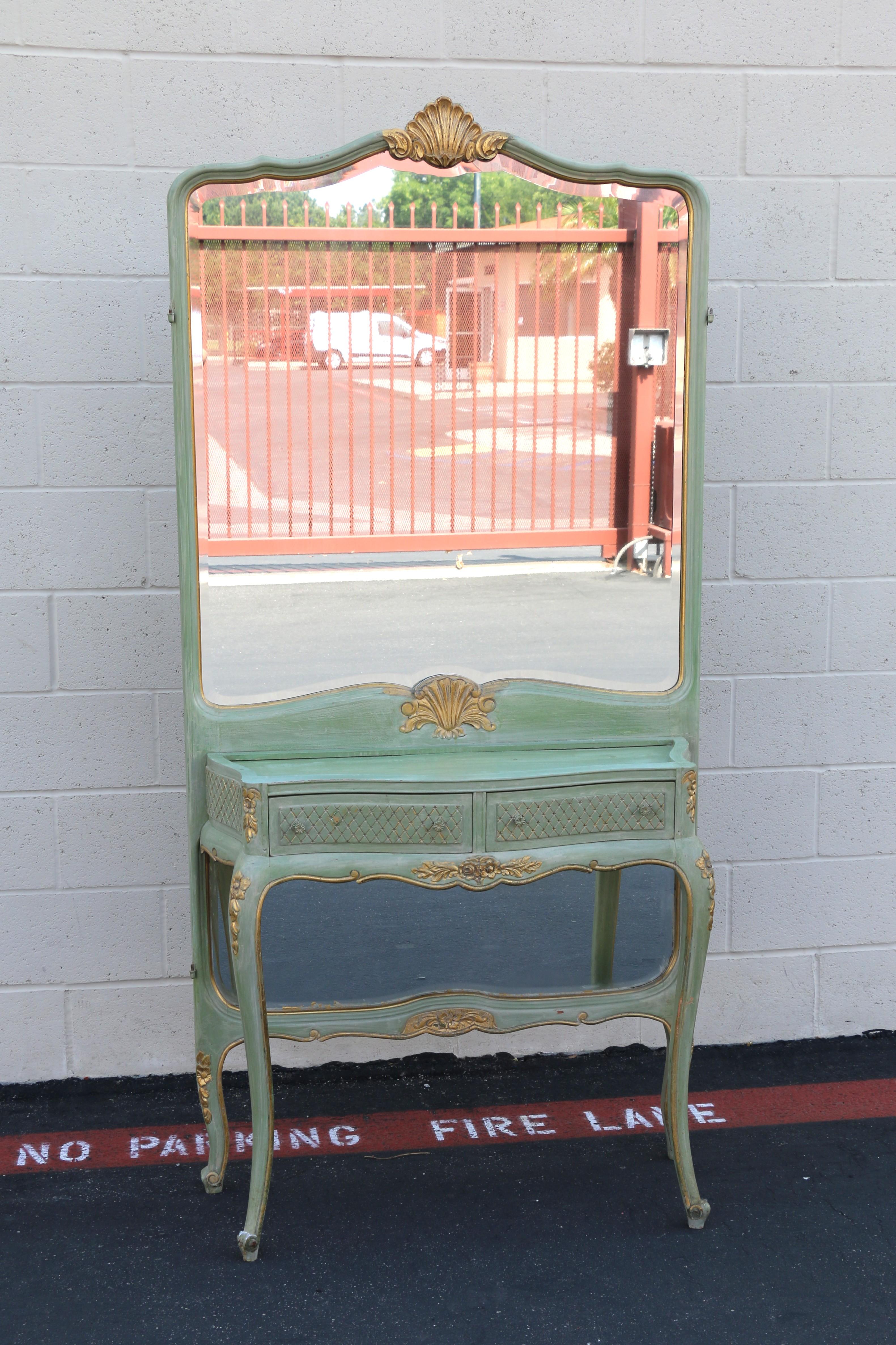 Antique Mirror Vanity italiano a tre pannelli in vendita 13