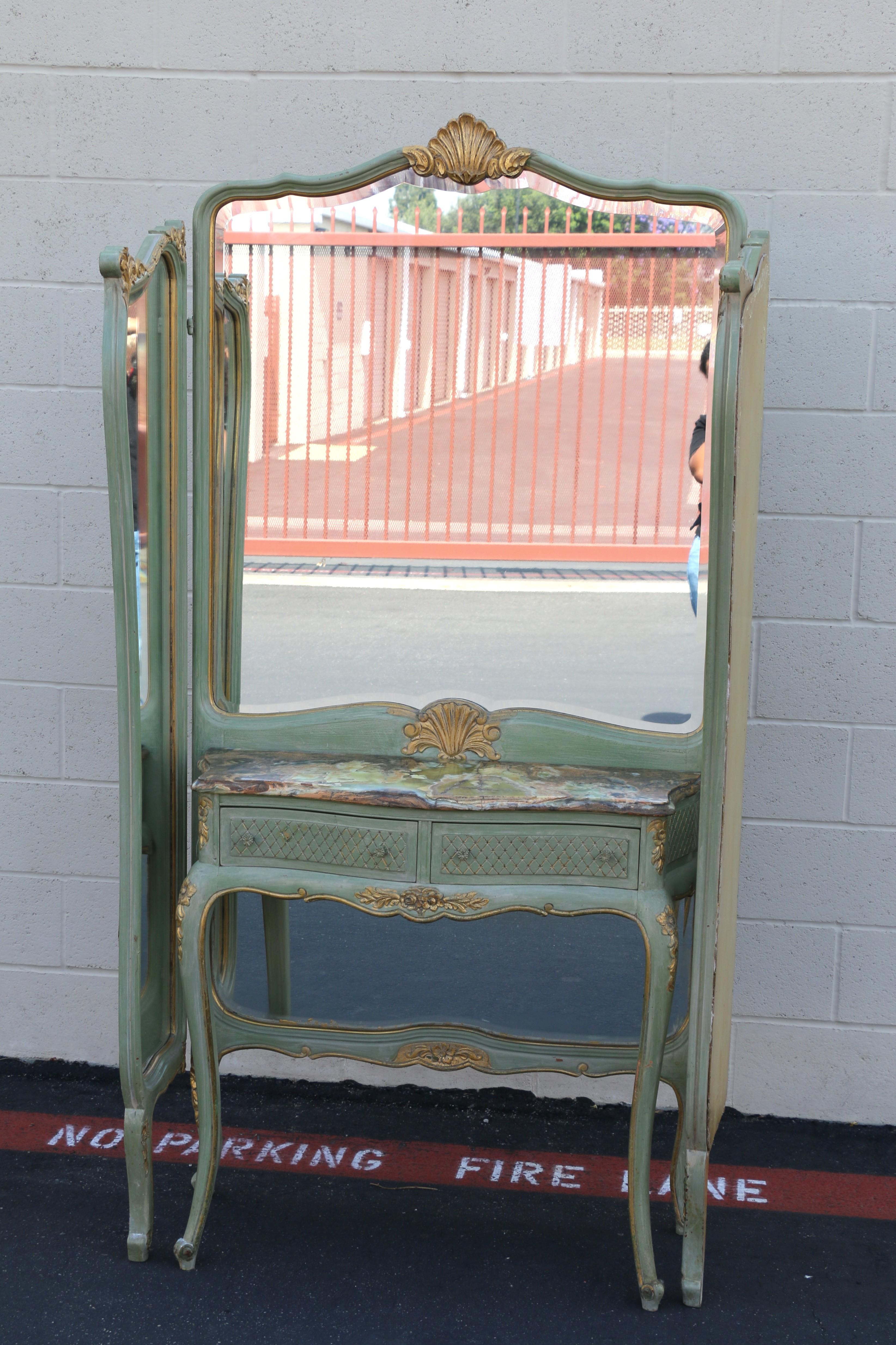 Barocco Antique Mirror Vanity italiano a tre pannelli in vendita