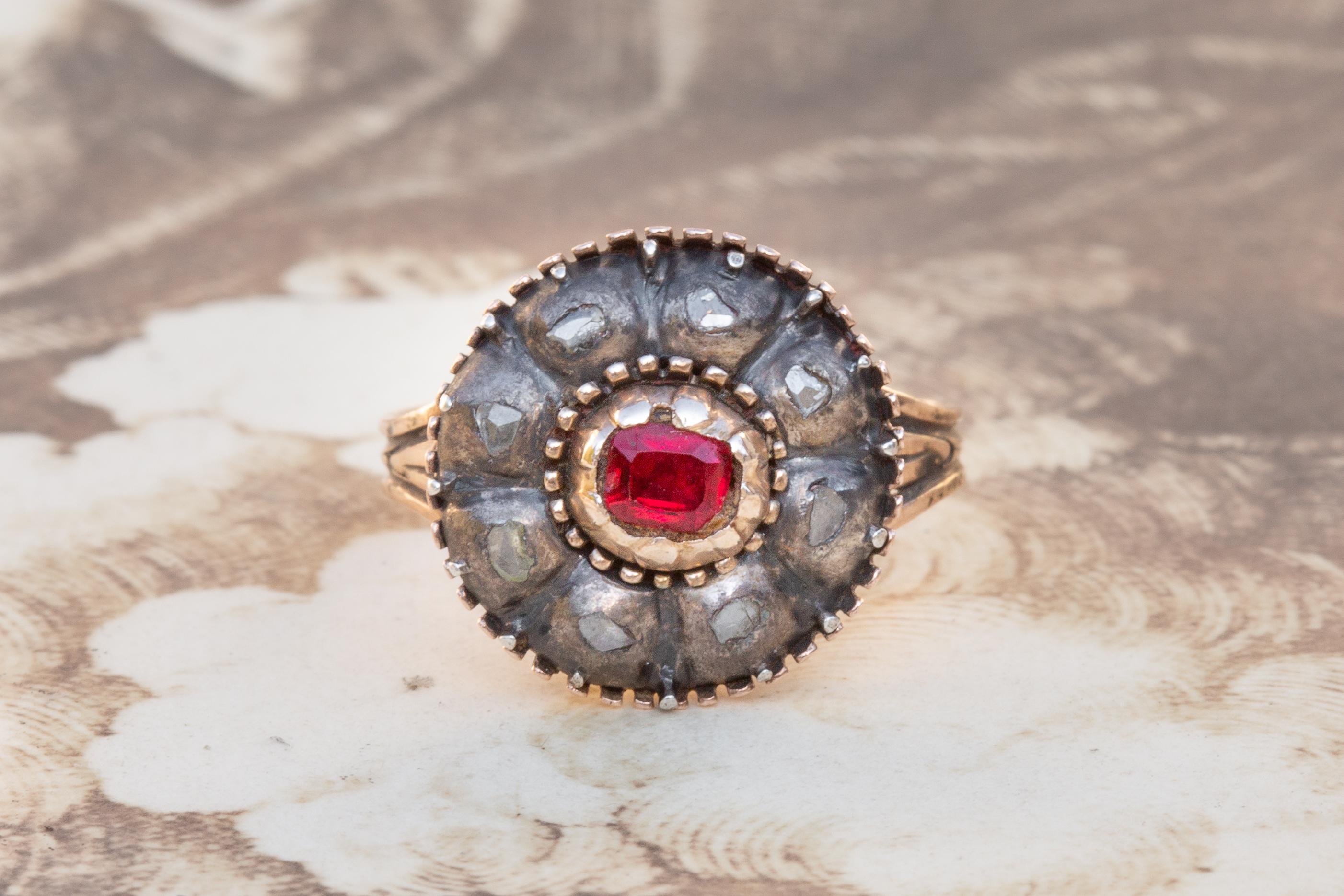Women's or Men's Antique Italian Traditional Garnet and Diamond Cluster Ring Georgian Era For Sale
