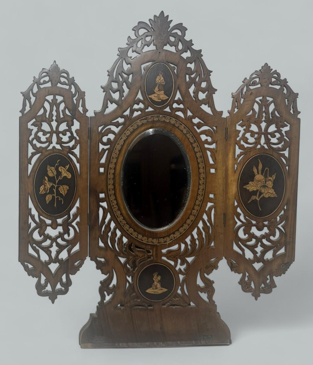 Antiguo Tríptico Italiano Sorrento Ware Nogal Muleta Espejo Plegable Ovalado 19th Ct Incrustación en venta