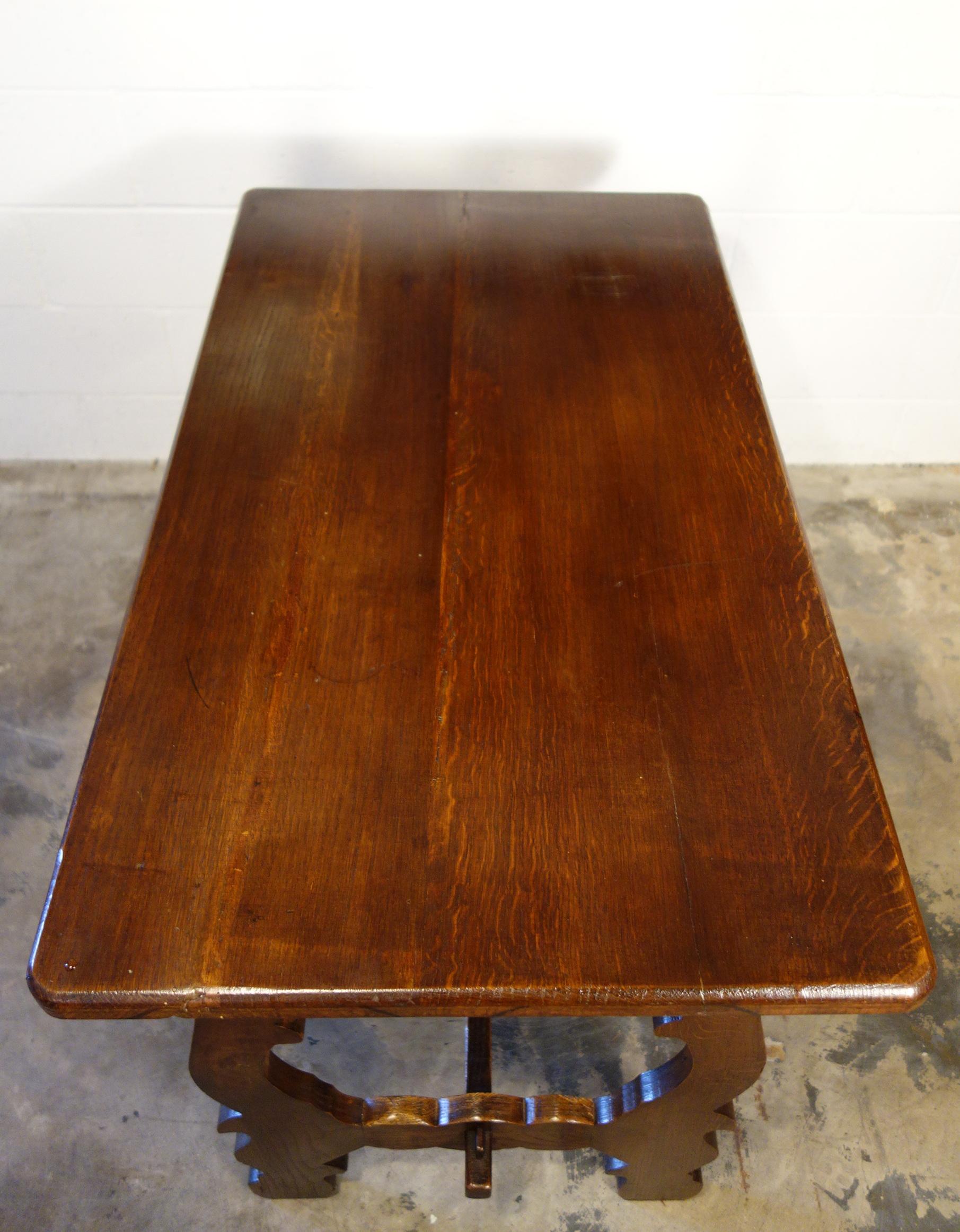 Ancienne table de ferme italienne de style réfectoire de la Renaissance en chêne, fabriquée à la main en vente 4