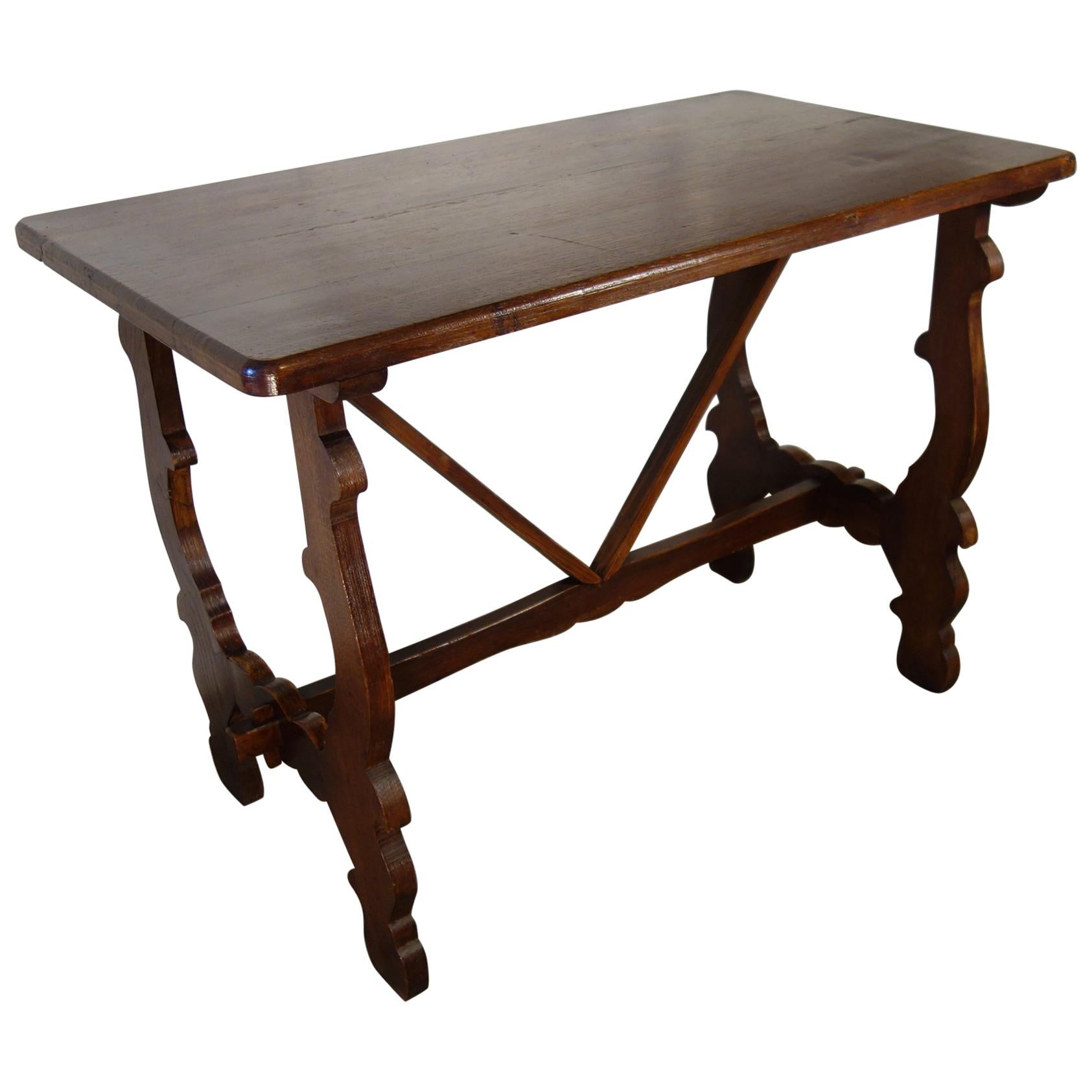Ancienne table de ferme italienne de style réfectoire de la Renaissance en chêne, fabriquée à la main