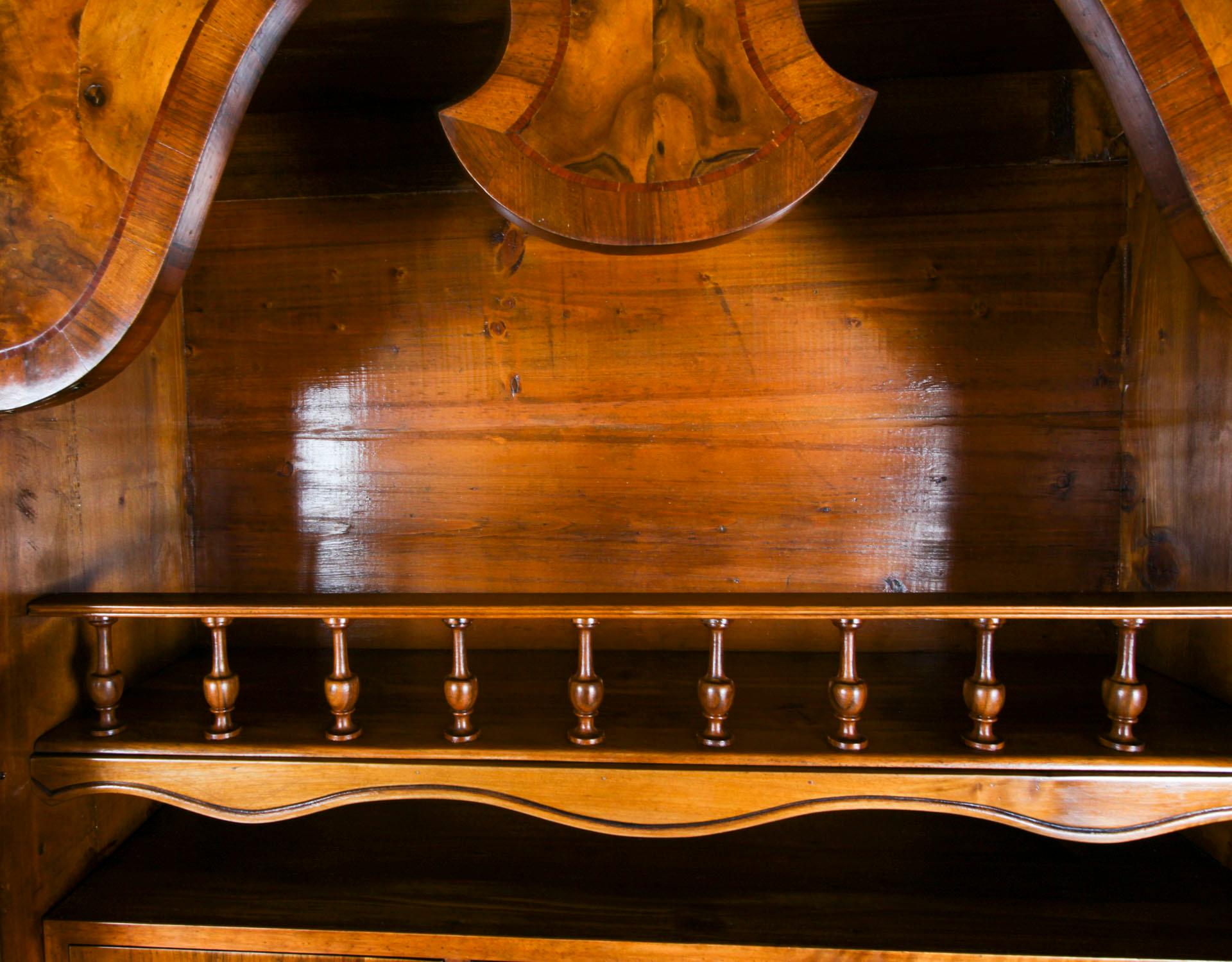 Antique Italian Venetian Burr Walnut Bureau Bookcase 19th Century For Sale 12