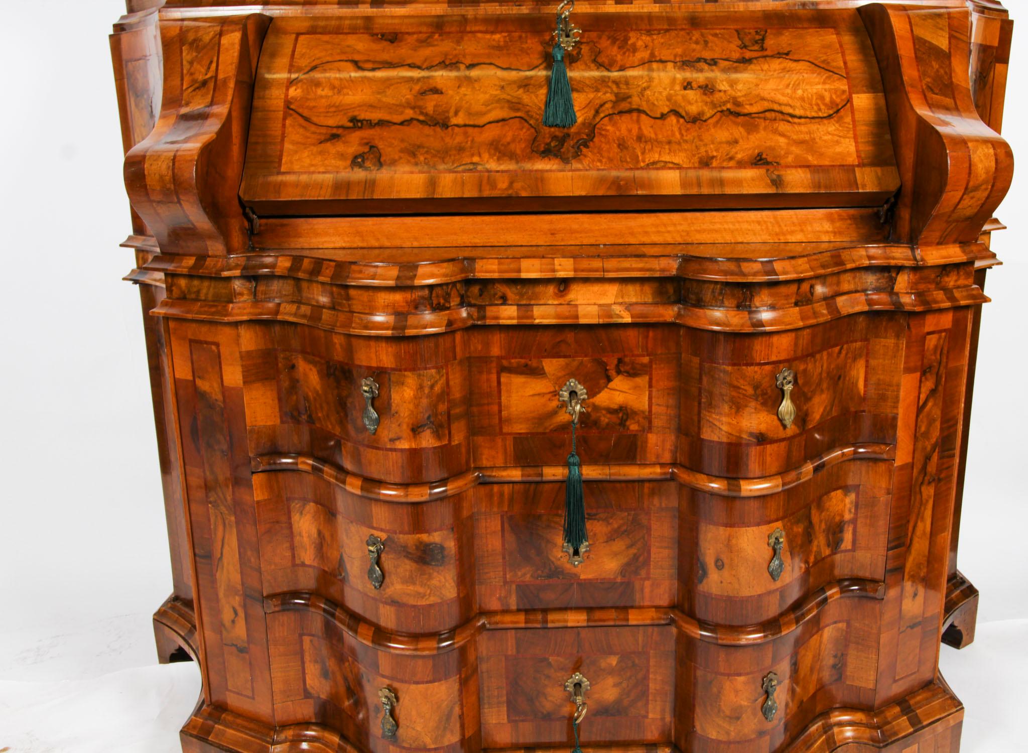 Antique Italian Venetian Burr Walnut Bureau Bookcase 19th Century For Sale 3