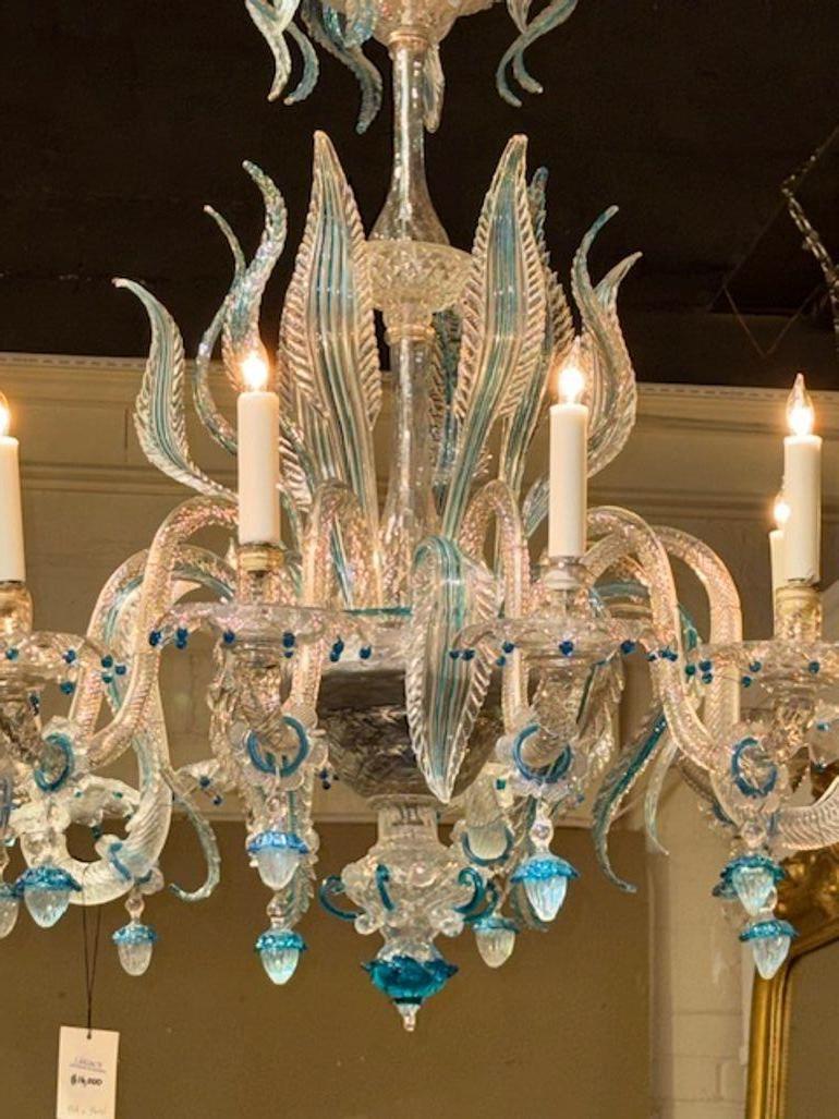 Lustre vénitien italien ancien avec accents bleus Bon état - En vente à Dallas, TX