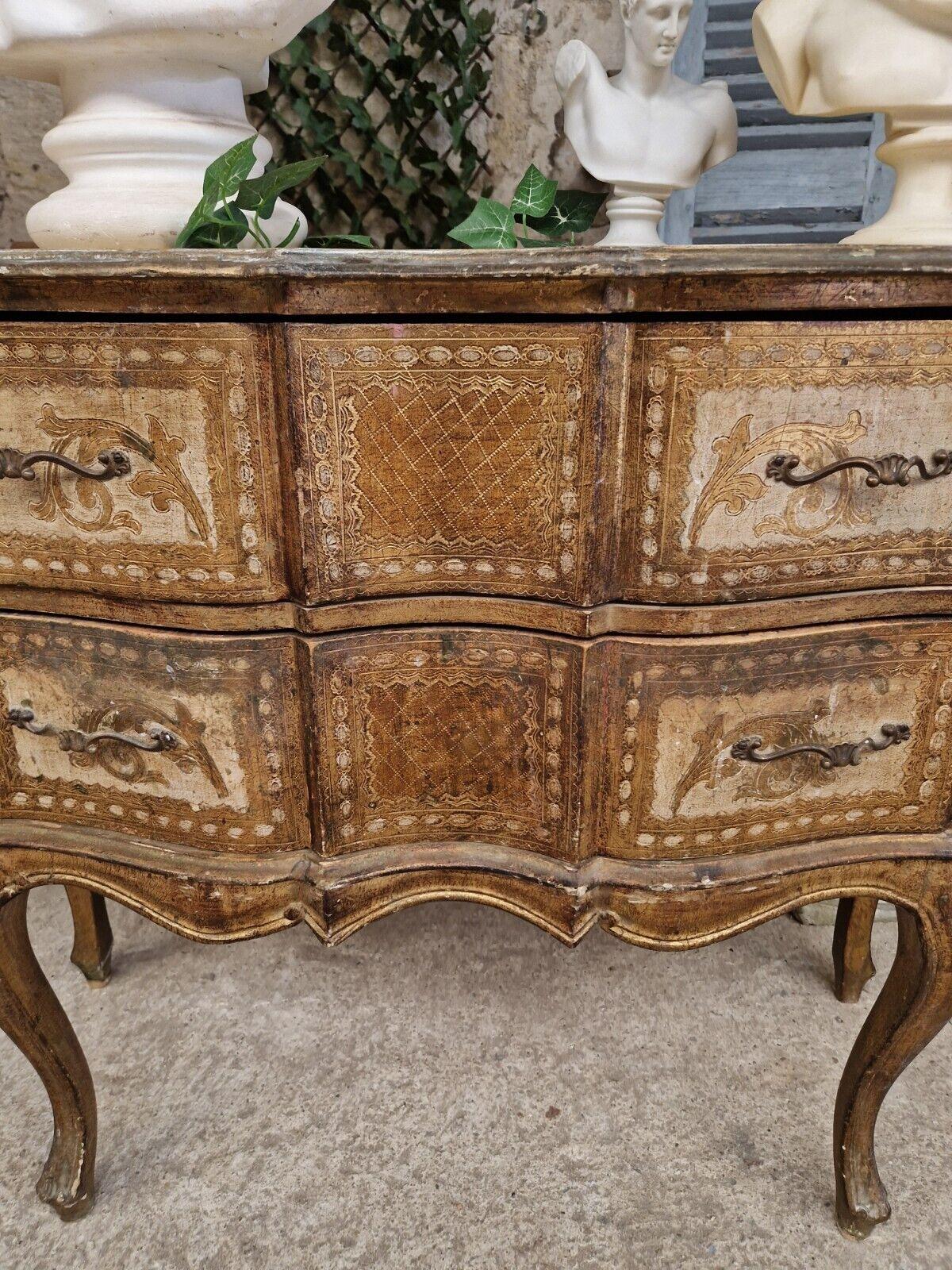 Antique Italian Venetian Dresser Chest of Drawers in Louis XV Style 5