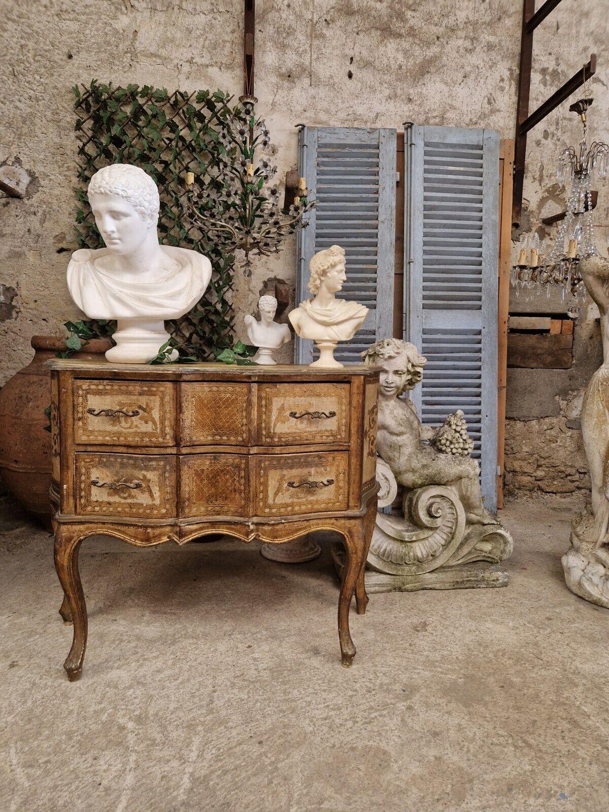 Antique Italian Venetian Dresser Chest of Drawers in Louis XV Style 8