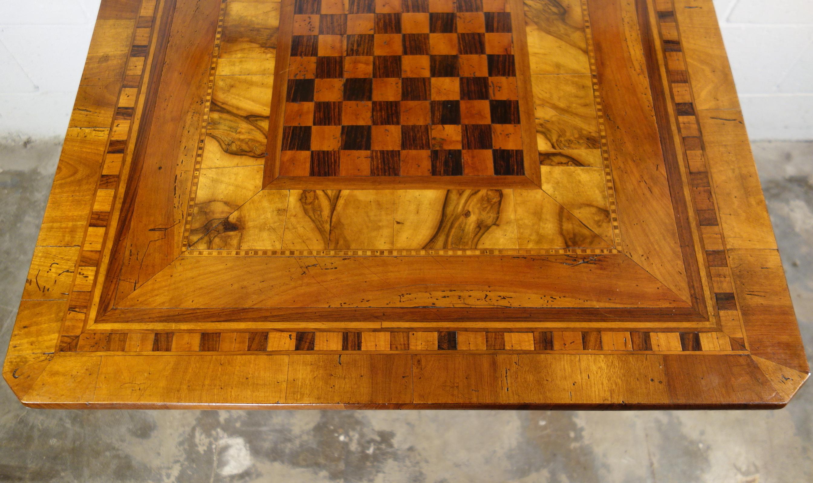 19th Century Italian Venetian Louis XVI Walnut Burl Inlaid Veneer Game Table 6