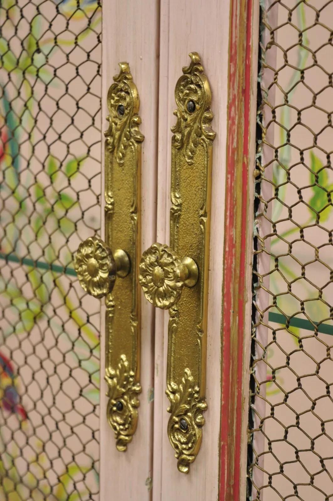 Antigua vitrina de porcelana veneciana italiana pintada de rosa Chinoiserie en Bueno Estado en Philadelphia, PA
