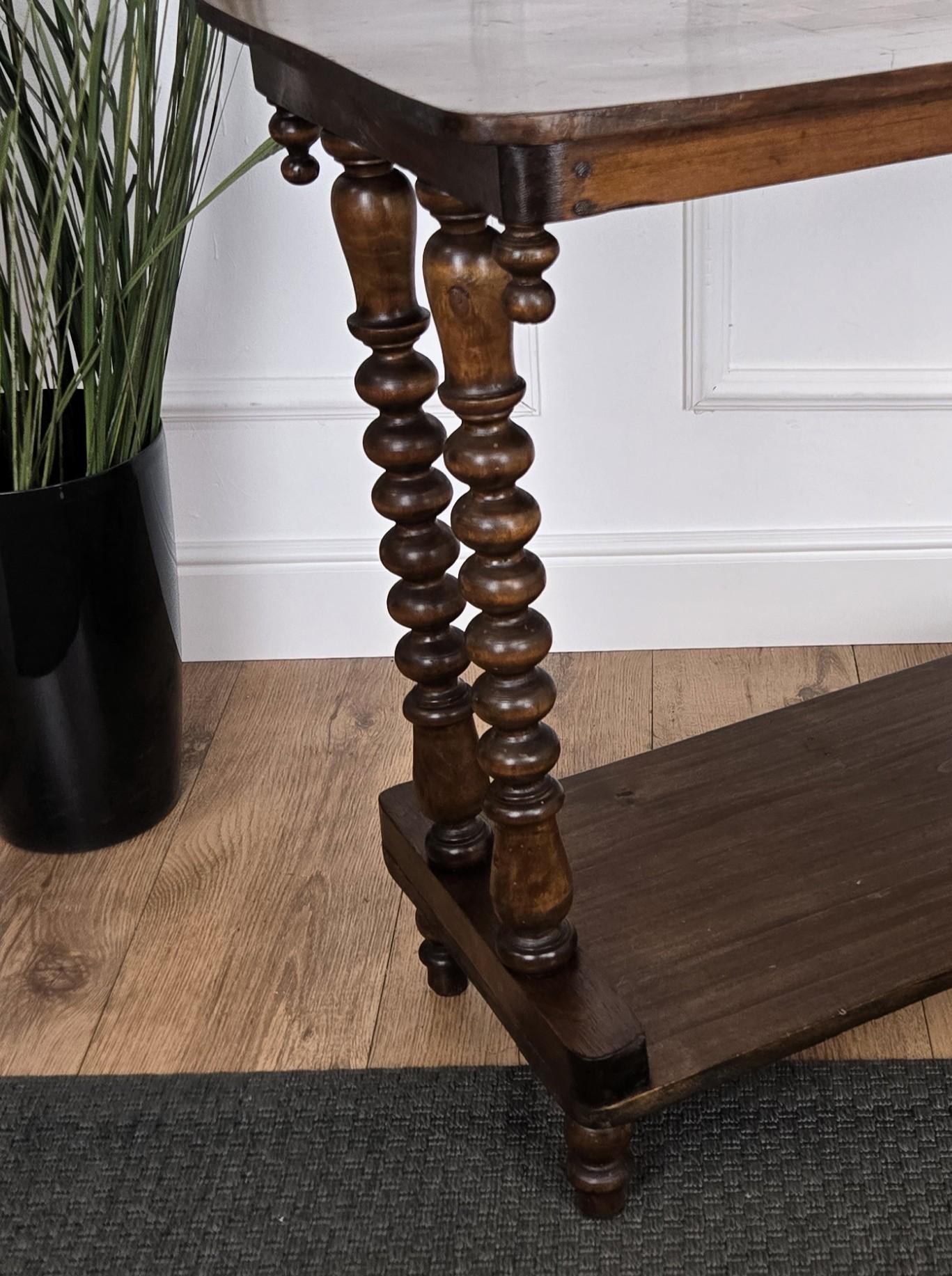 Antike italienische Nussbaum-Maser Intarsien Schachspiele Beistelltisch mit Bobbin gedrehten Beinen im Angebot 1